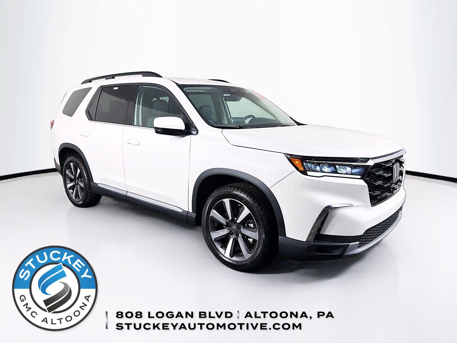  2024 Honda Pilot Touring AWD   