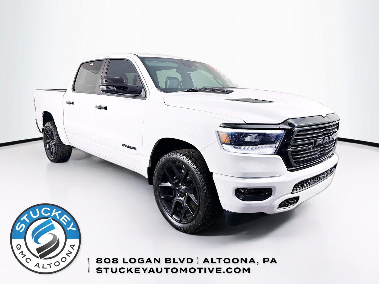 Bright White Clearcoat 2023 RAM 1500 Pickup Truck Four-Wheel Drive 8-Speed Automatic