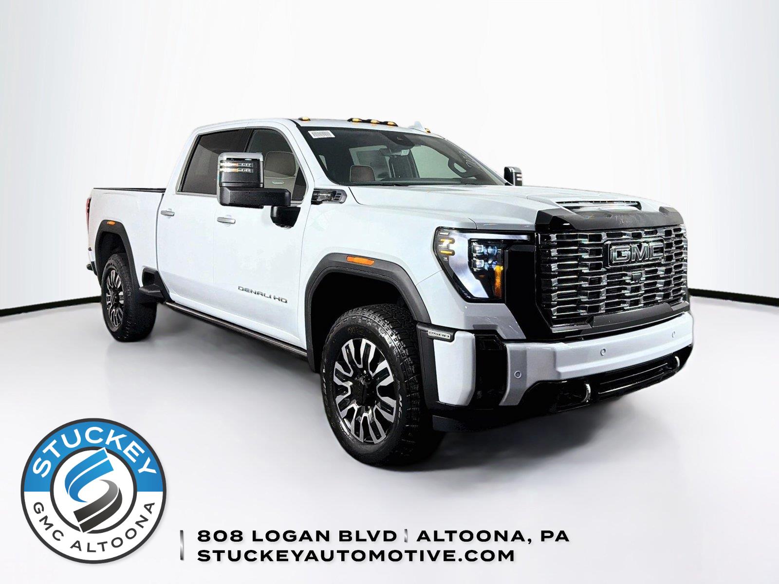 Glacier White Tricoat 2026 GMC Sierra 2500HD Pickup Truck Four-Wheel Drive Automatic