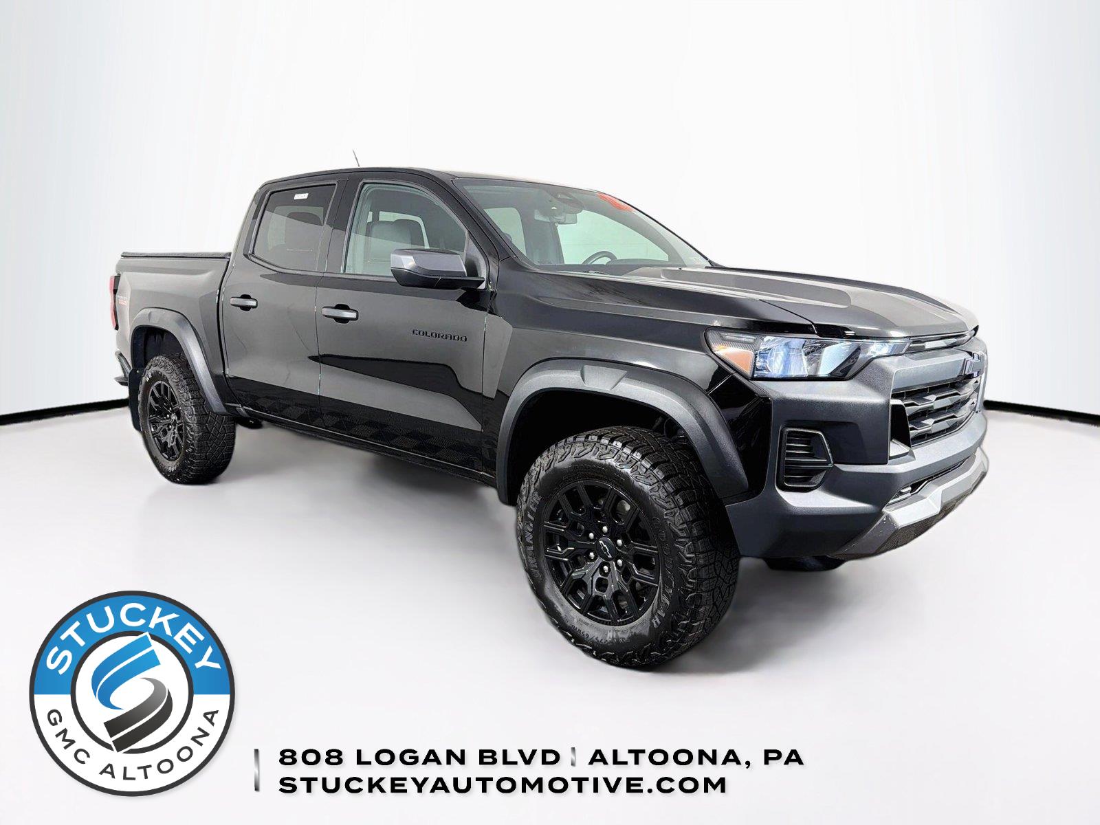 Black 2025 Chevrolet Colorado Pickup Truck Four-Wheel Drive 8-Speed Automatic