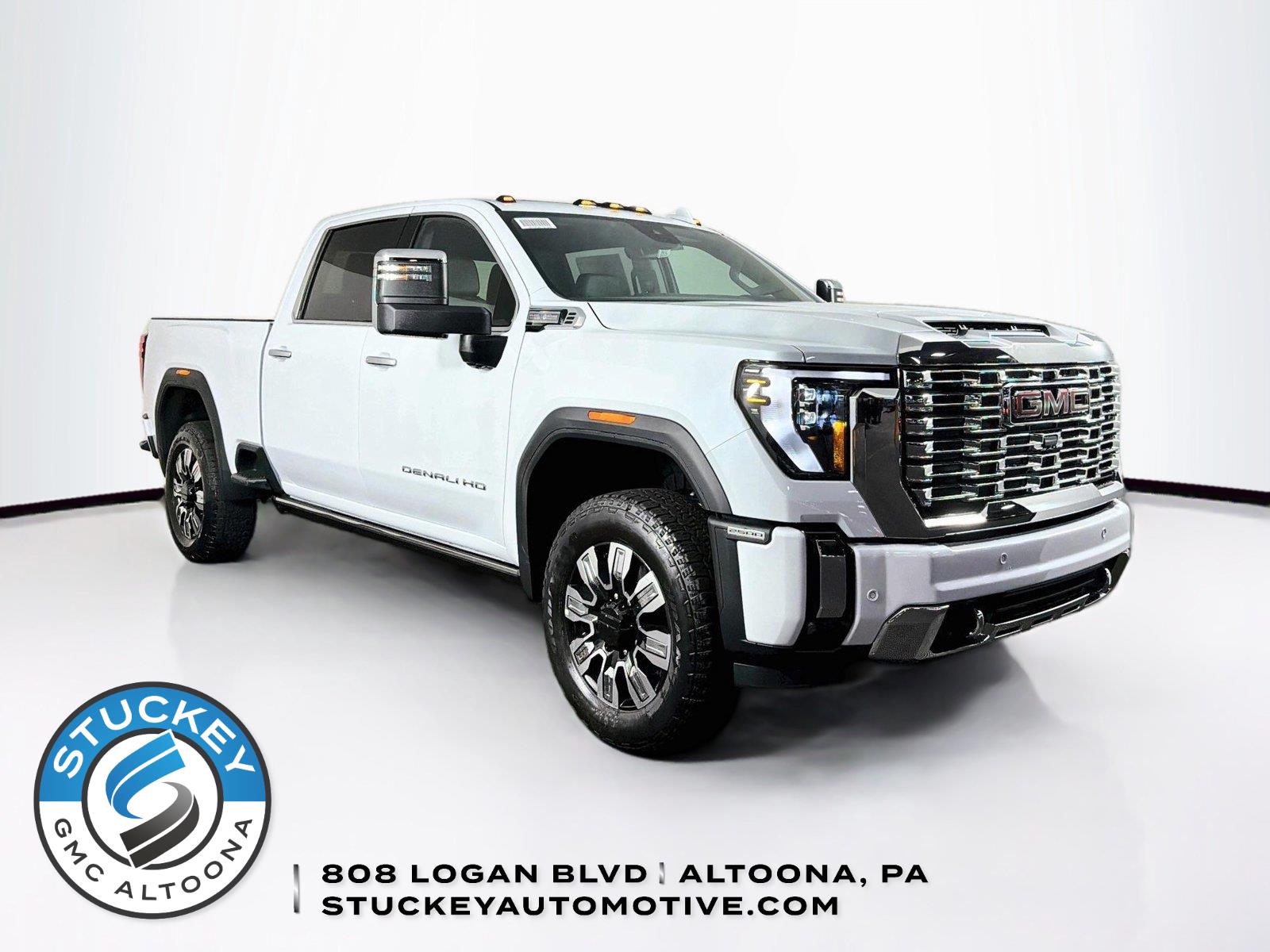Glacier White Tricoat 2026 GMC Sierra 2500HD Pickup Truck Four-Wheel Drive Automatic
