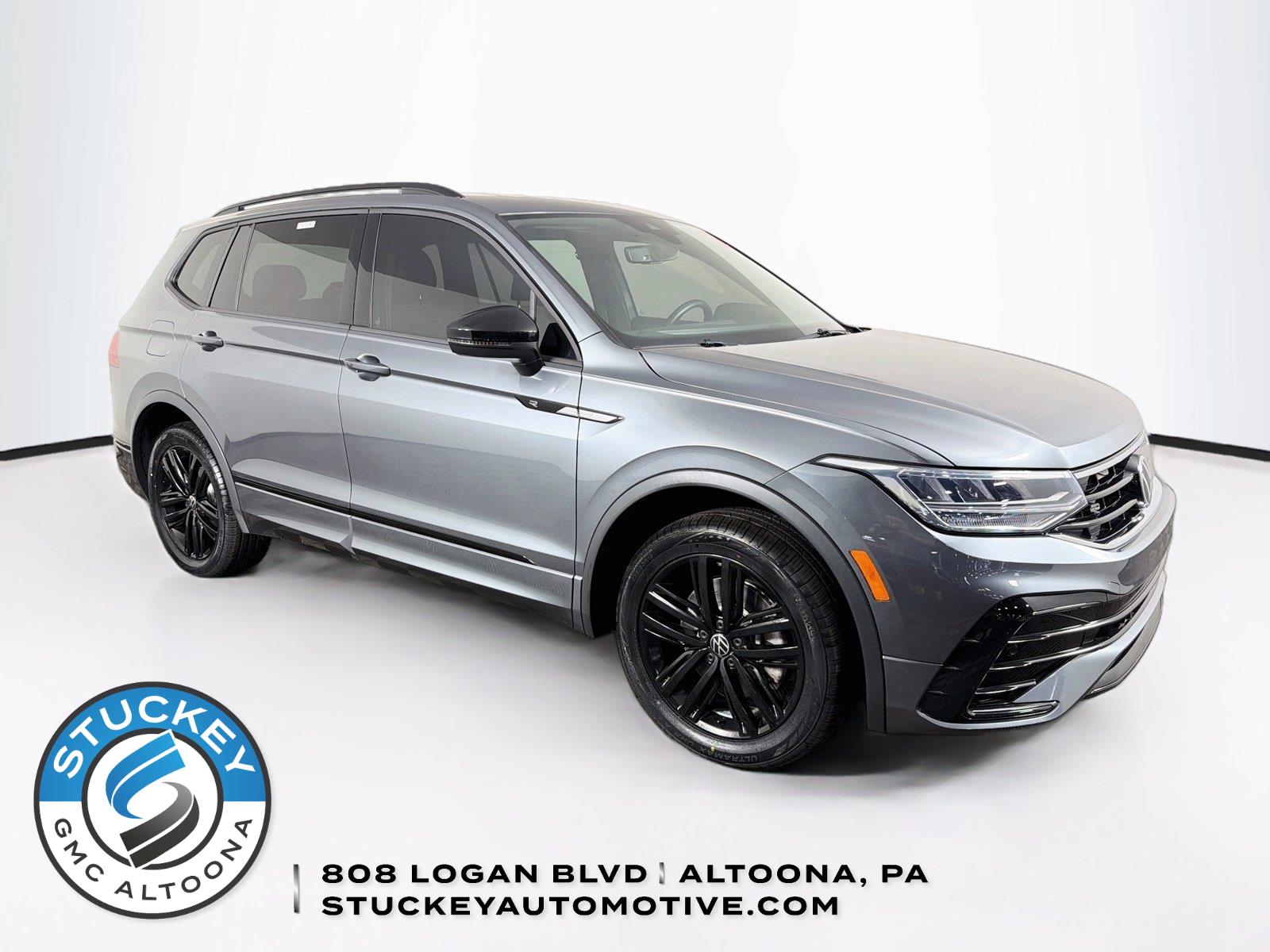 Platinum Gray Metallic 2022 Volkswagen Tiguan SUV / Crossover All-Wheel Drive Automatic