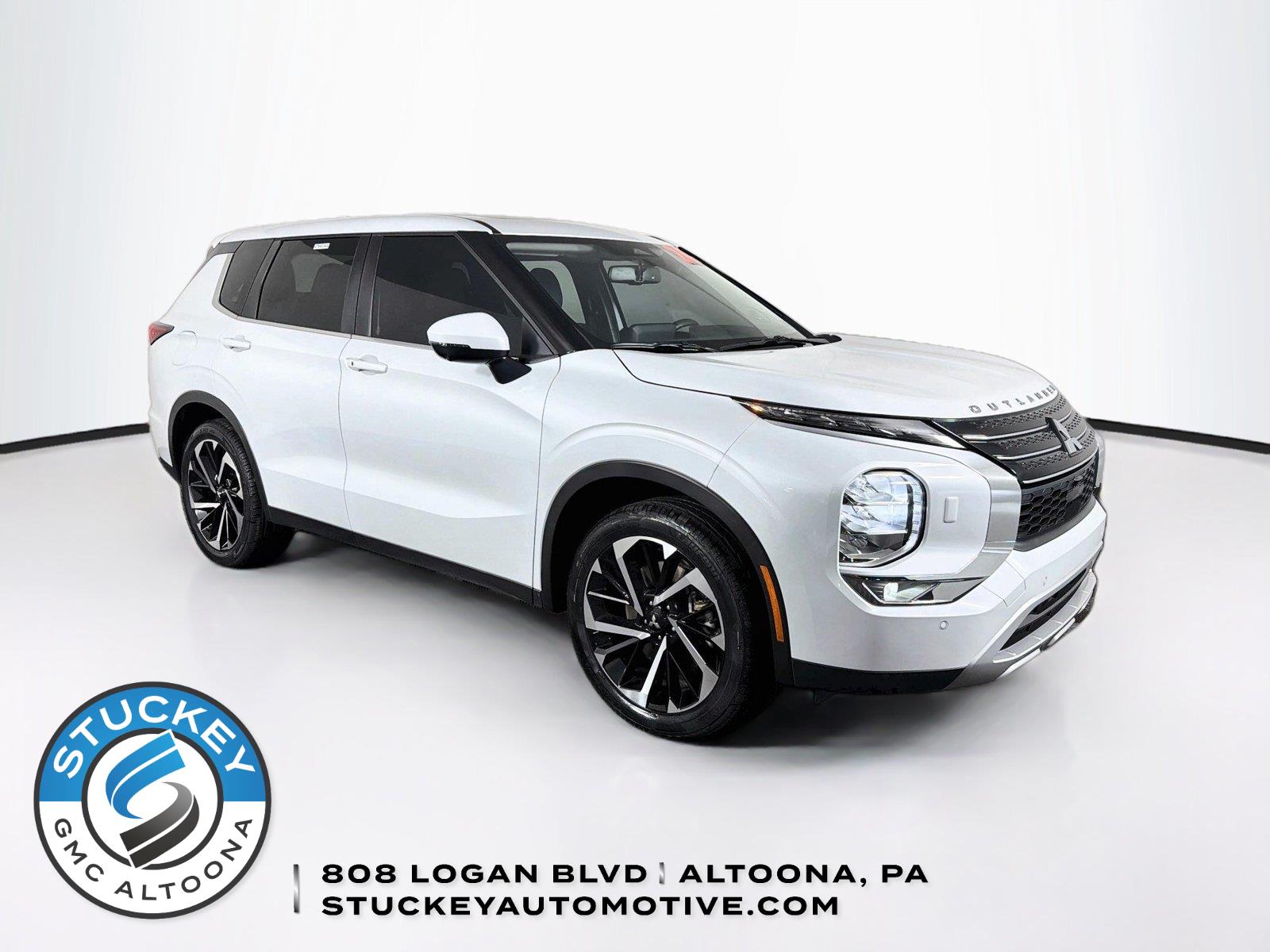 White Diamond 2024 Mitsubishi Outlander SUV / Crossover All-Wheel Drive Continuously Variable Transmission