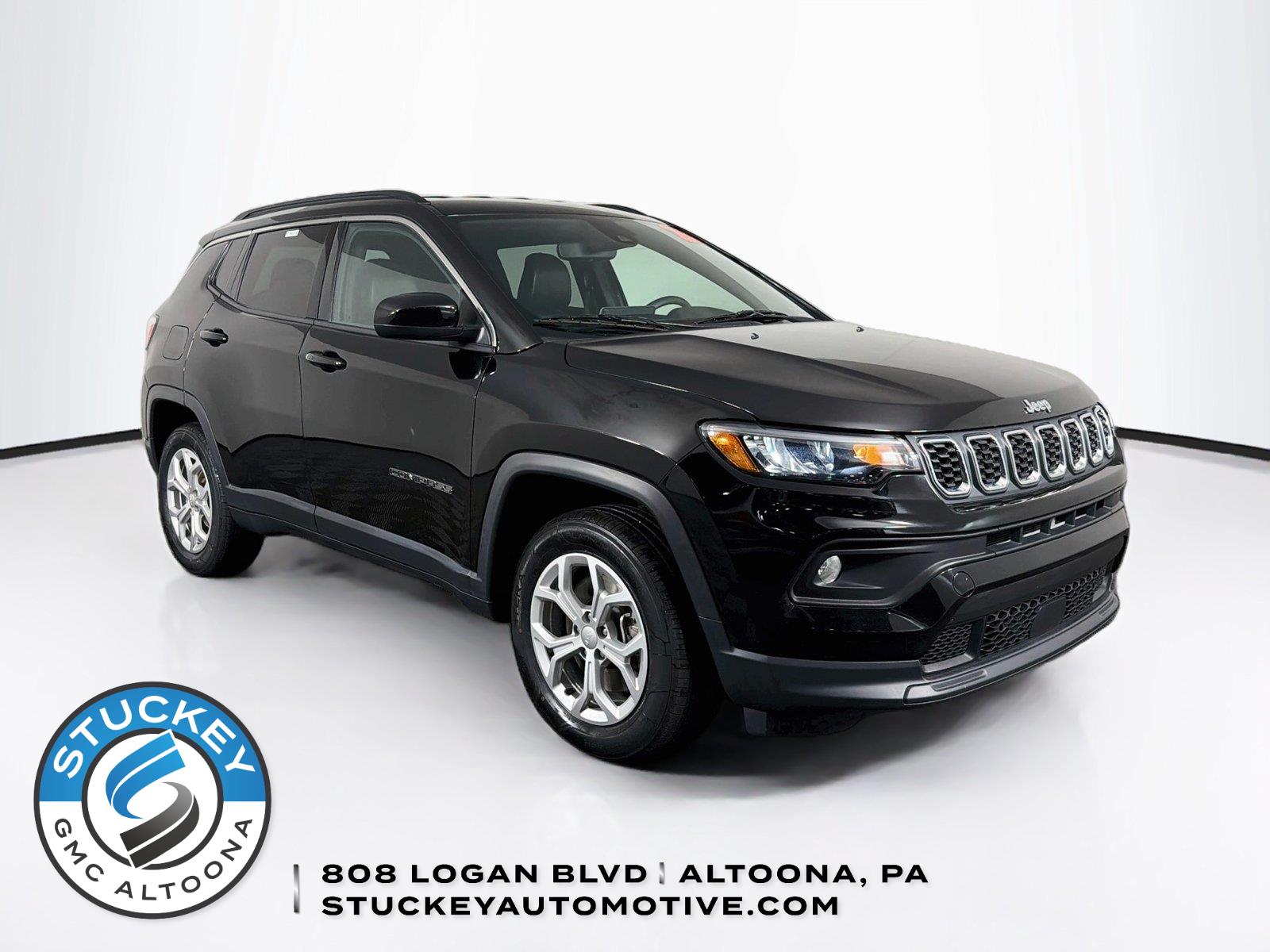2024 Jeep Compass Negro (Diamond Black Crystal Pearlcoat) SUV/Crossover Todo terreno 8 velocidades Automática