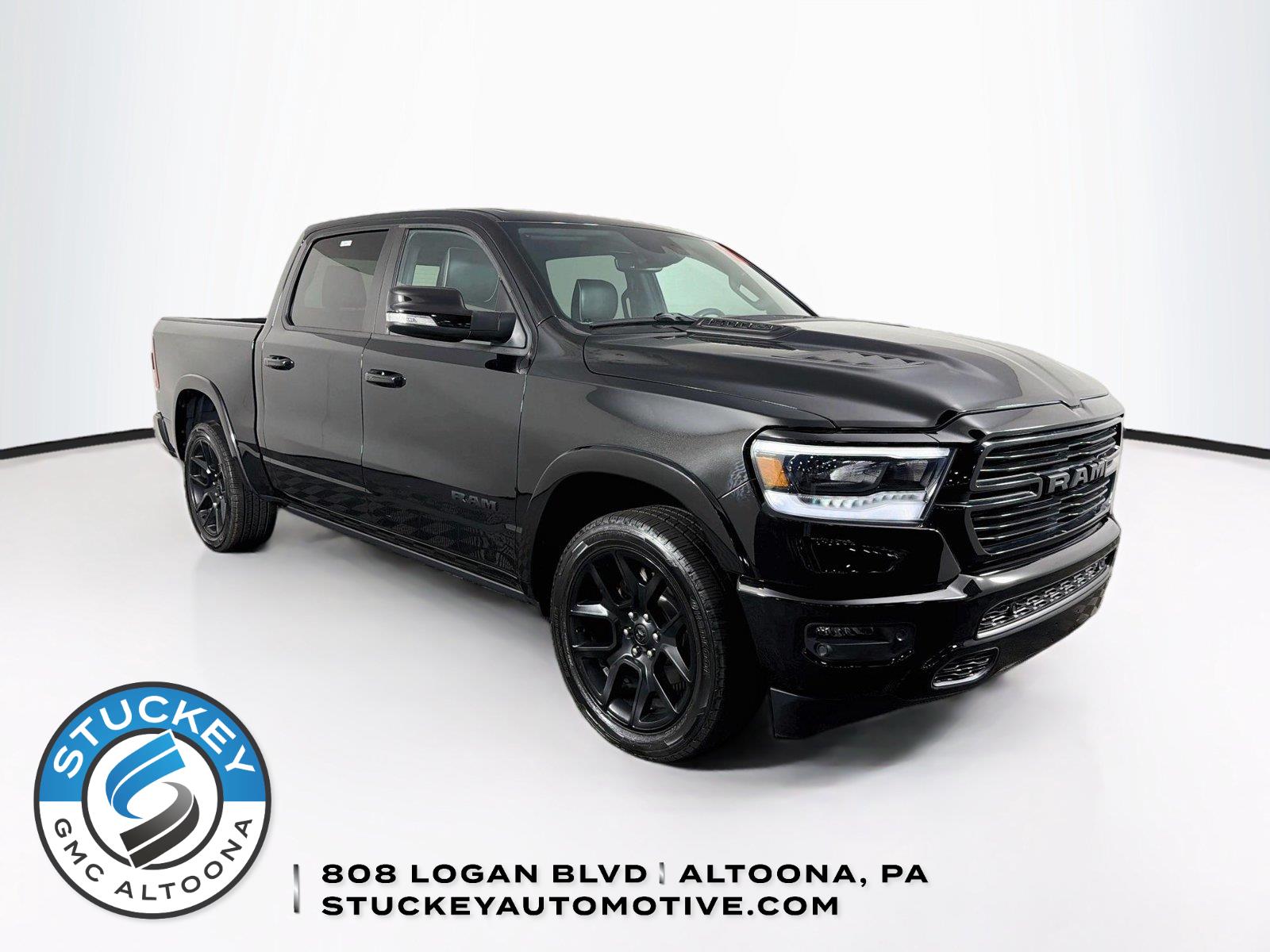 Diamond Black Crystal Pearlcoat 2021 RAM 1500 Pickup Truck Four-Wheel Drive 8-Speed Automatic