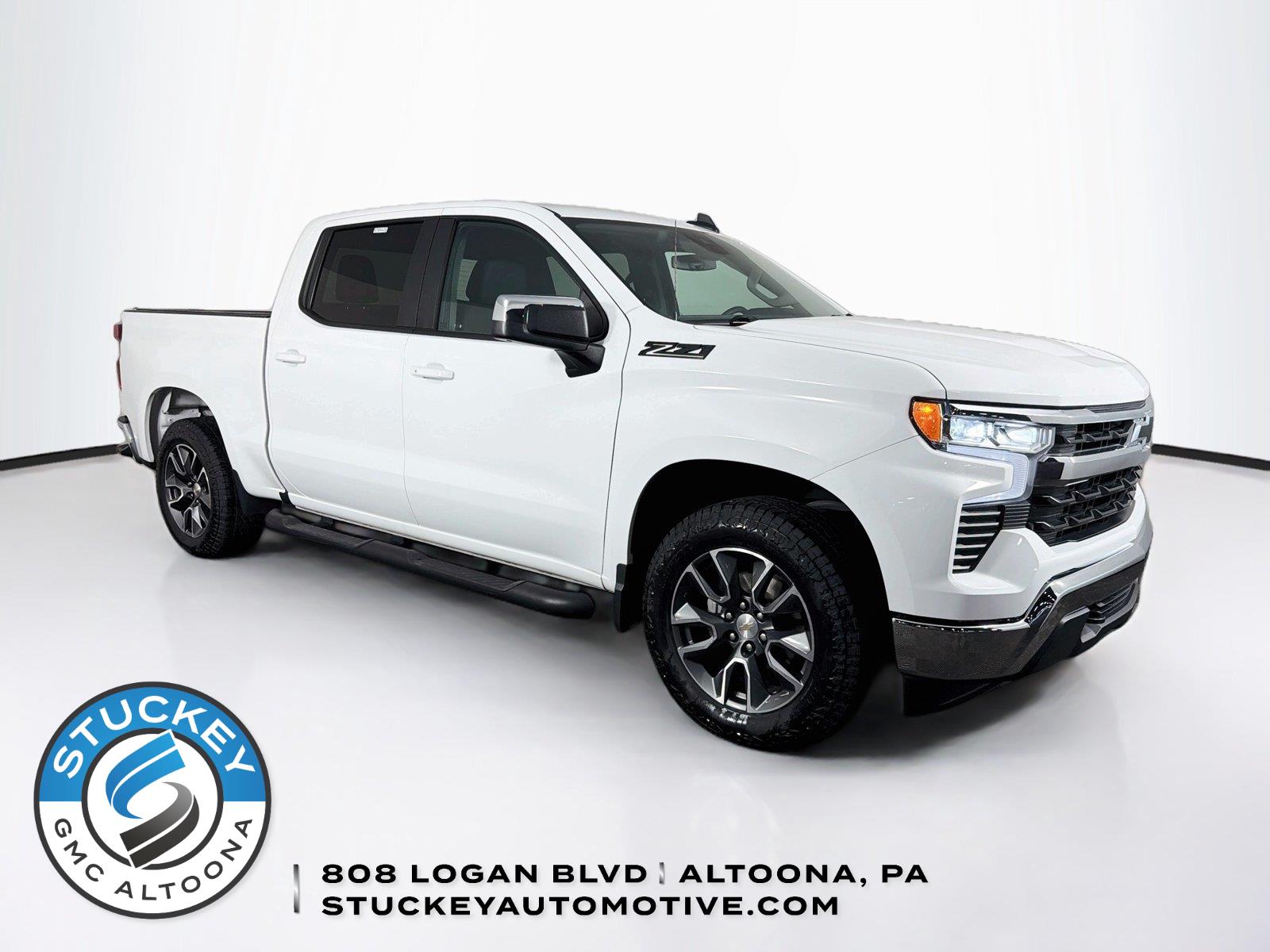 Summit White 2023 Chevrolet Silverado 1500 Pickup Truck Four-Wheel Drive Automatic