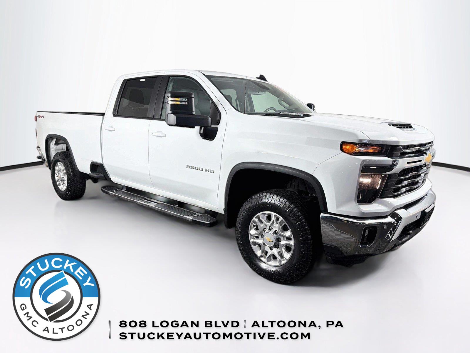 Summit White 2025 Chevrolet Silverado 3500HD Pickup Truck Four-Wheel Drive Automatic