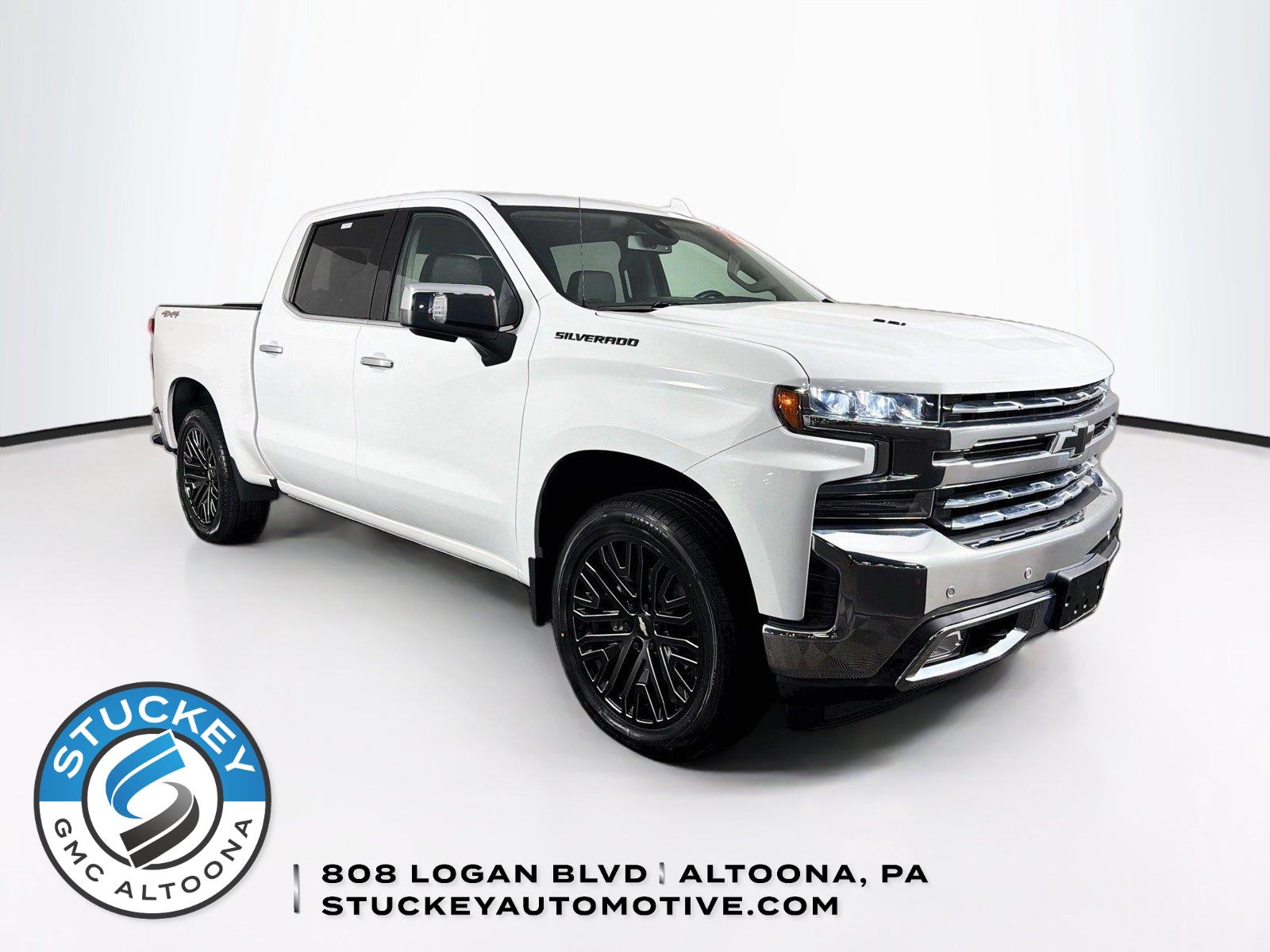 Summit White 2022 Chevrolet Silverado 1500 Pickup Truck Four-Wheel Drive Automatic