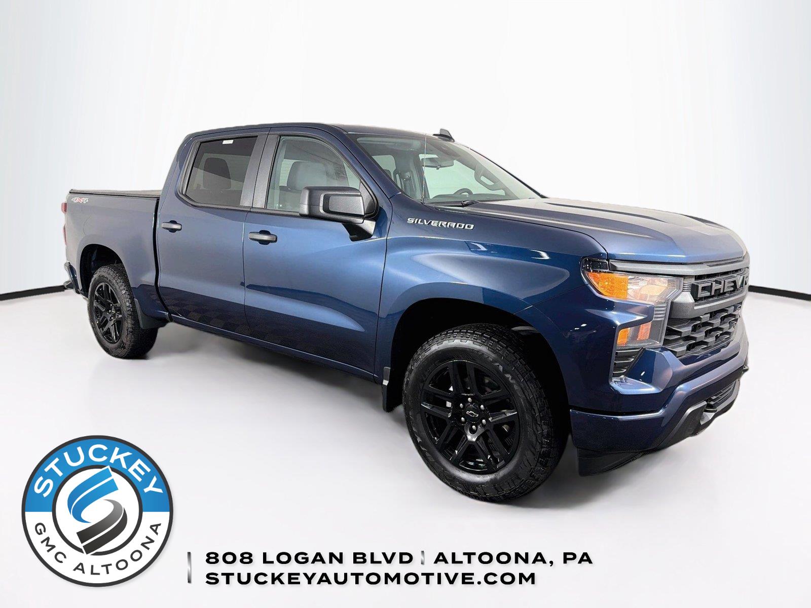 Northsky Blue Metallic 2022 Chevrolet Silverado 1500 Pickup Truck Four-Wheel Drive 8-Speed Automatic