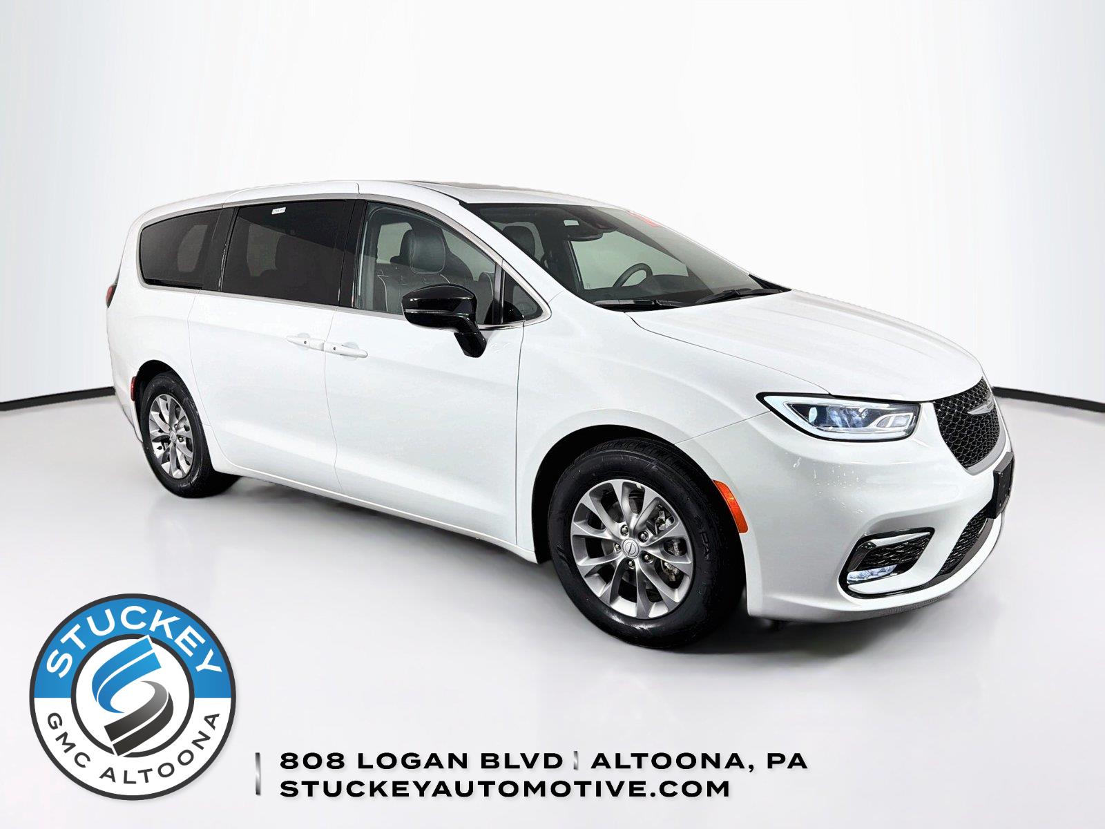 Bright White Clearcoat 2026 Chrysler Pacifica Minivan Front-Wheel Drive 9-Speed Automatic