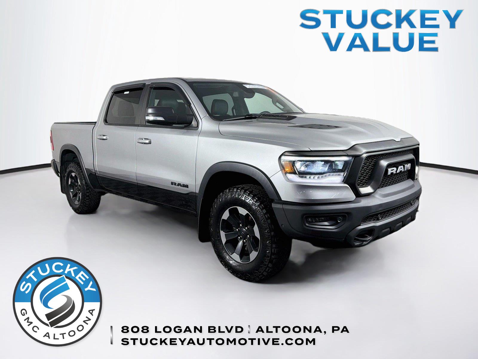 2019 RAM 1500 Plata (Billet Silver Metallic Clearcoat) Camioneta Todo terreno 8 velocidades Automática