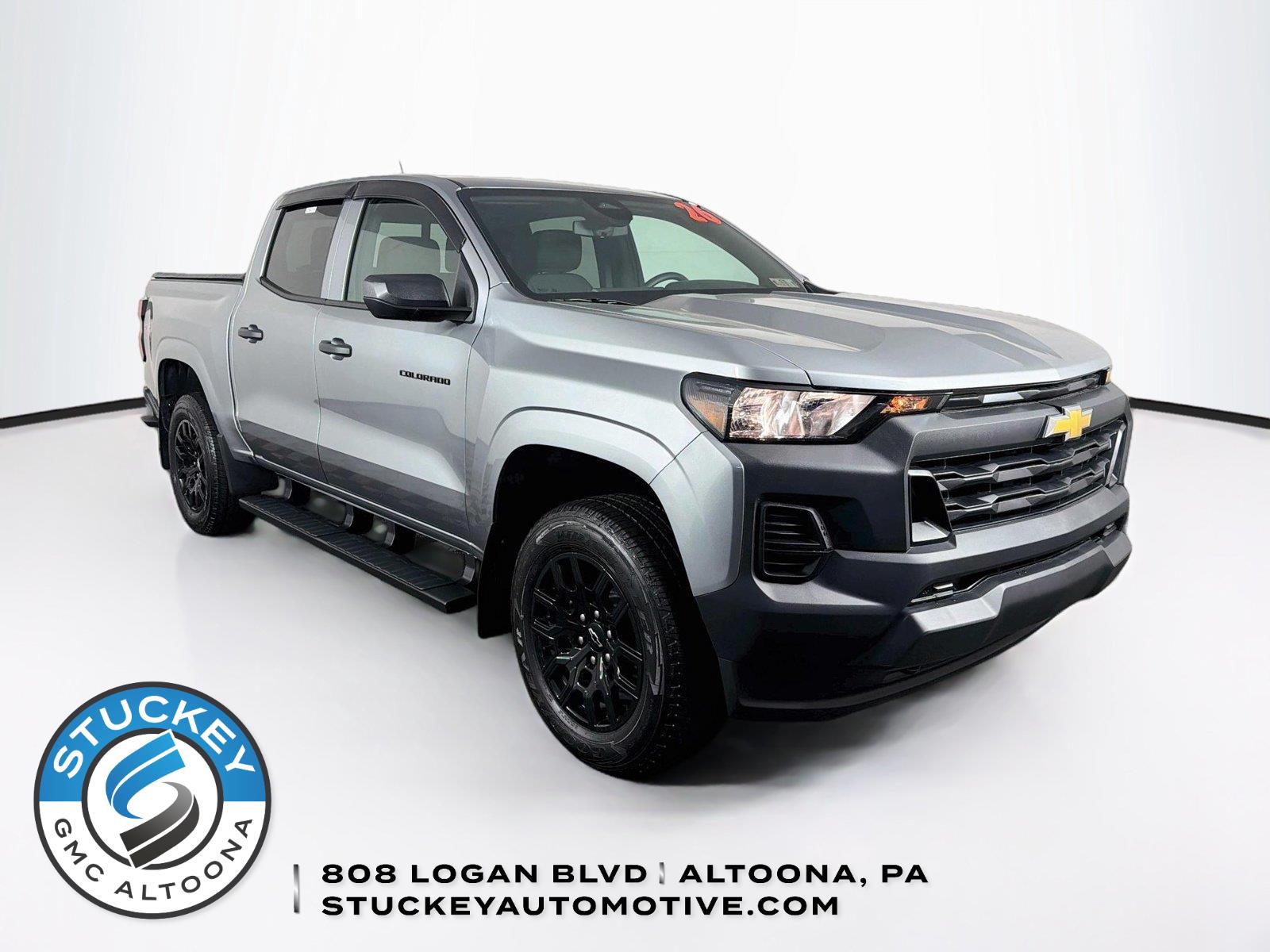 Sterling Gray Metallic 2026 Chevrolet Colorado Pickup Truck Four-Wheel Drive 8-Speed Automatic