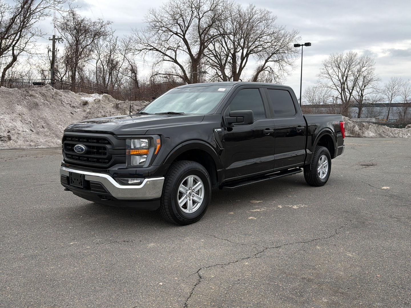 2023 Ford F-150 XL SuperCrew 4WD Negro (Agate Black Metallic) Camioneta Todo terreno Automática