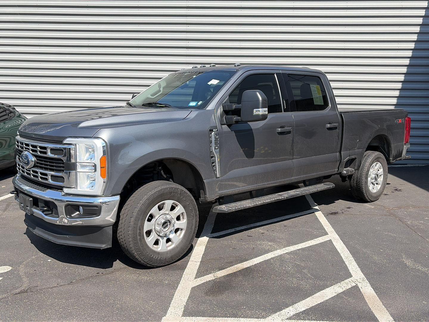 Carbonized Gray Metallic 2023 Ford F-250 Super Duty XLT Crew Cab 4WD Pickup Truck Four-Wheel Drive Automatic