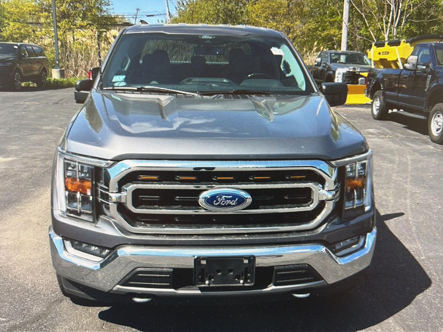 View vehicle photo 5