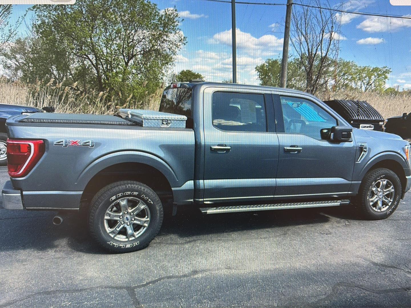 View vehicle photo 6