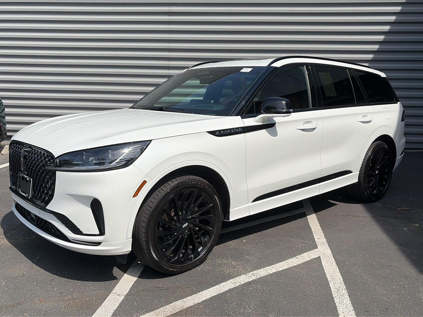 Pristine White Metallic Tri-Coat 2025 Lincoln Aviator Reserve AWD SUV / Crossover All-Wheel Drive Automatic