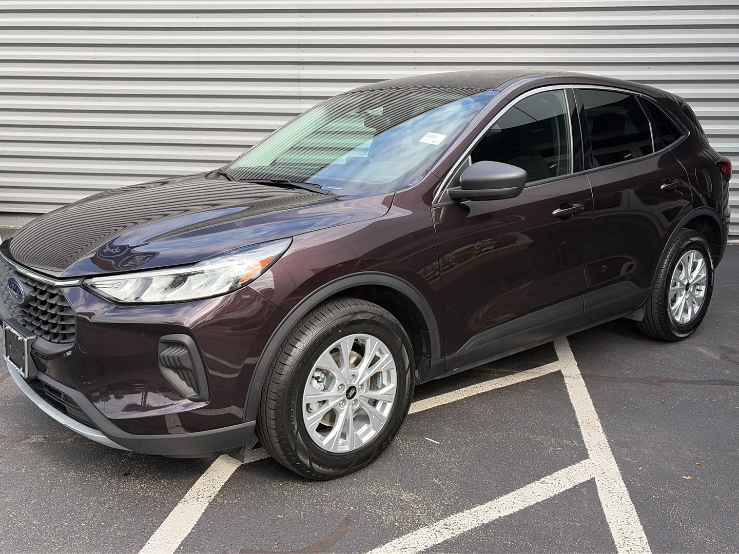 Cinnabar Red Metallic Premium Colorant 2023 Ford Escape SUV / Crossover All-Wheel Drive 8-Speed Automatic
