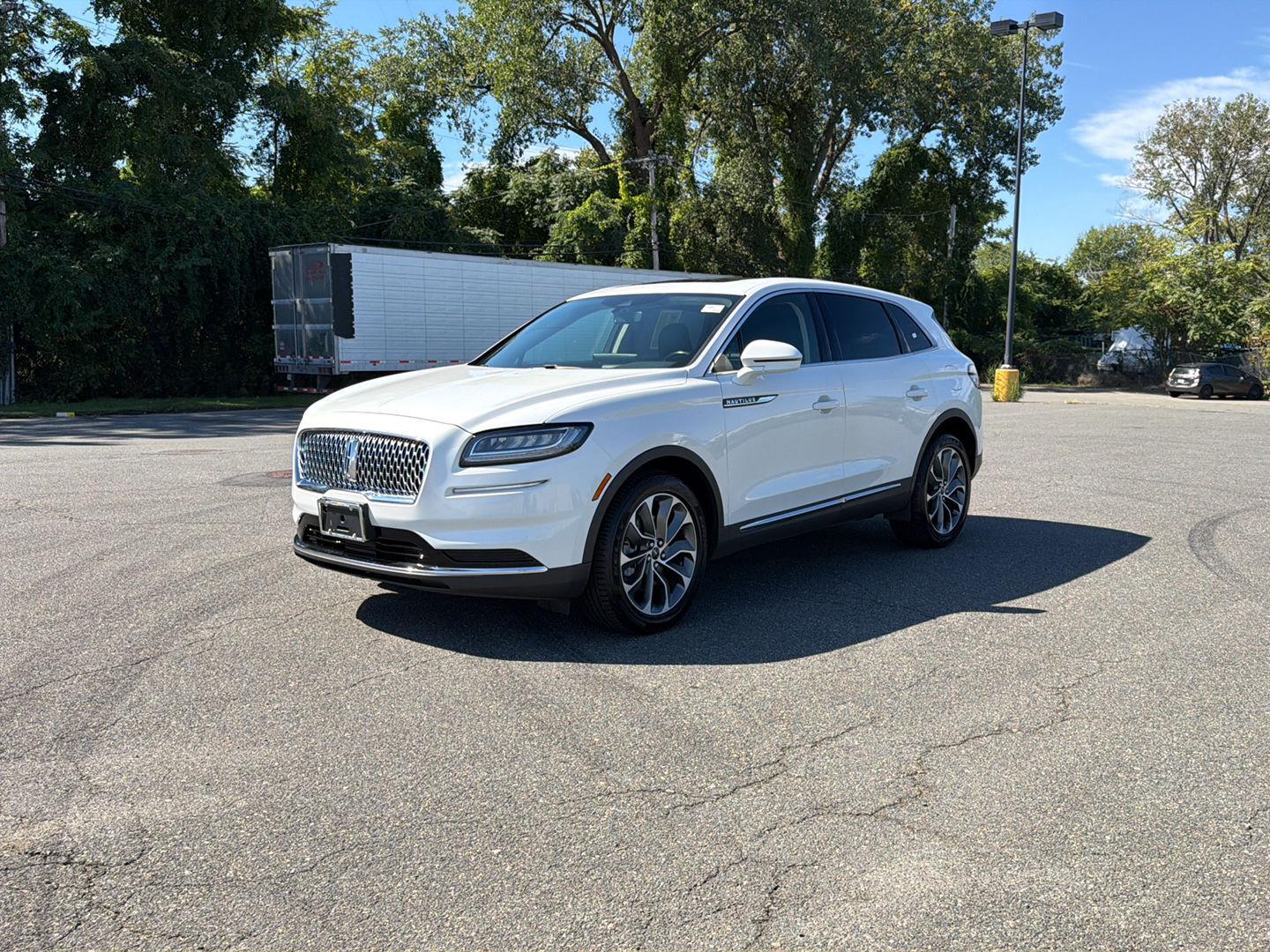 Pristine White Metallic Tri-Coat 2023 Lincoln Nautilus SUV / Crossover All-Wheel Drive 8-Speed Automatic