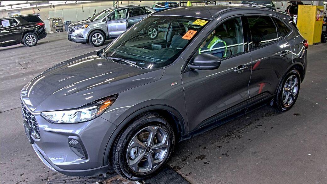 Carbonized Gray Metallic 2025 Ford Escape SUV / Crossover Front-Wheel Drive 8-Speed Automatic