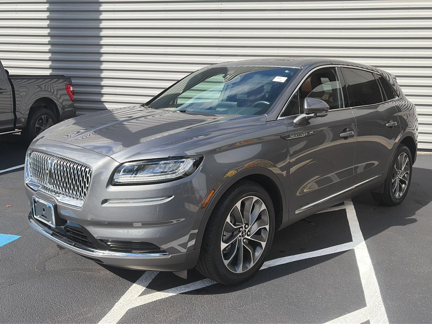 Asher Gray Metallic Clearcoat 2023 Lincoln Nautilus SUV / Crossover All-Wheel Drive 8-Speed Automatic