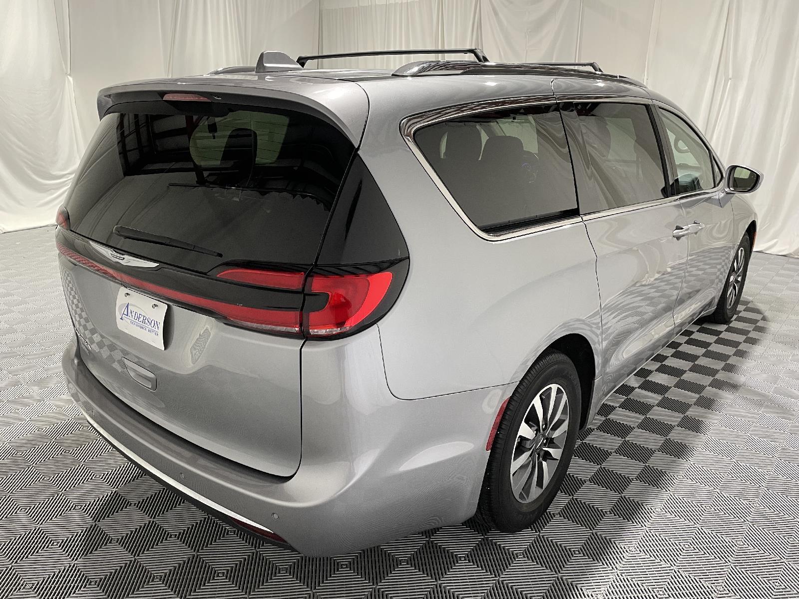 Used 2021 Chrysler Pacifica Touring L Minivans for sale in St Joseph MO