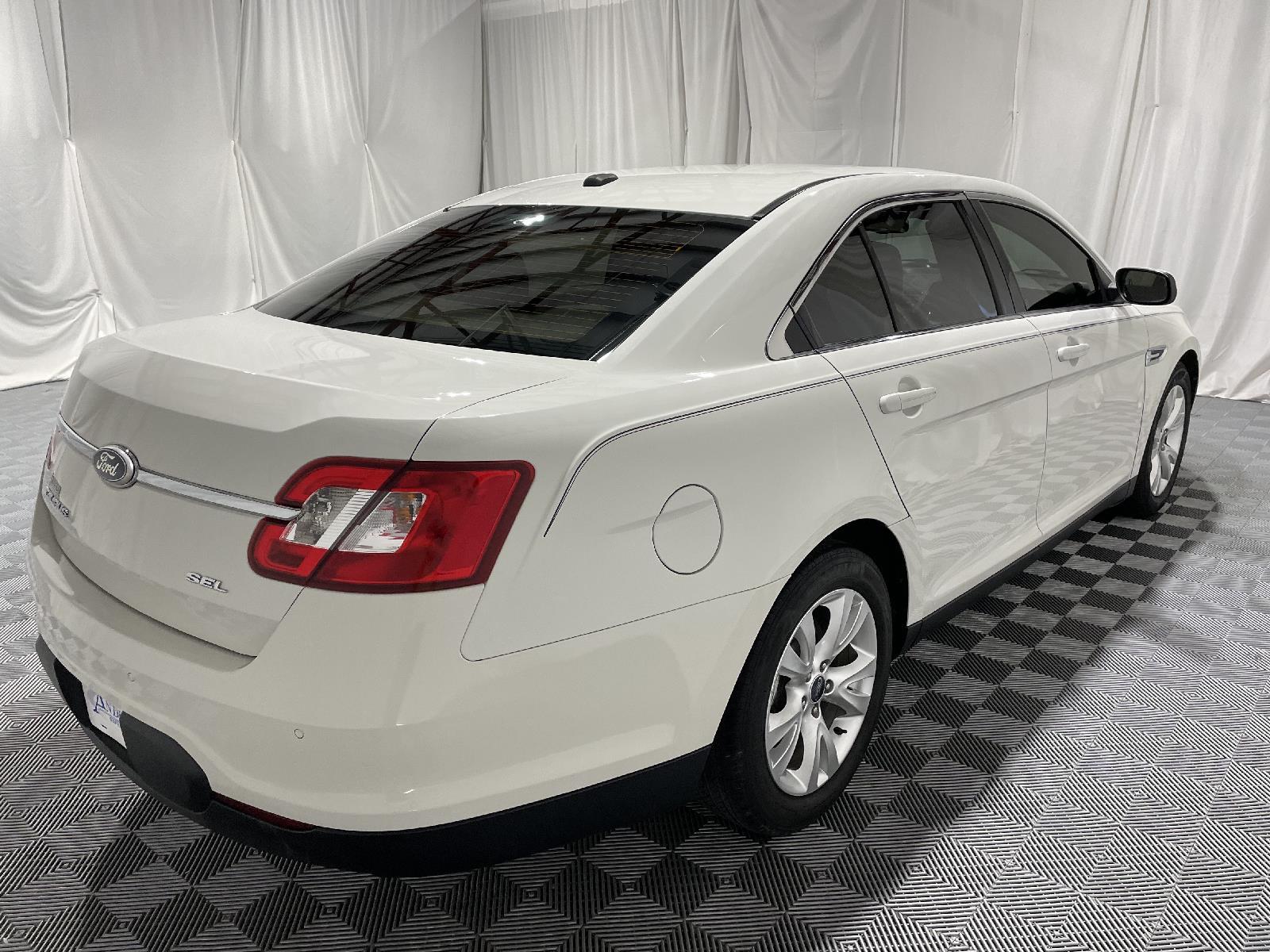 Used 2011 Ford Taurus SEL Sedan for sale in St Joseph MO