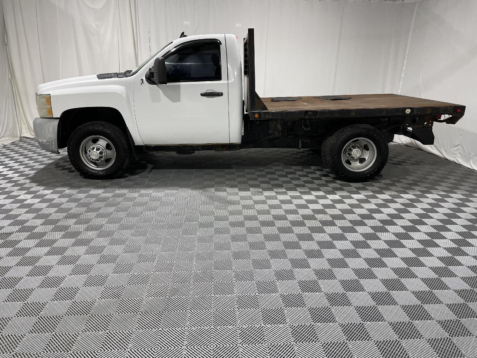 Used 2009 Chevrolet Silverado 3500HD WT reg cab 137.0 wheelbase for sale in St Joseph MO