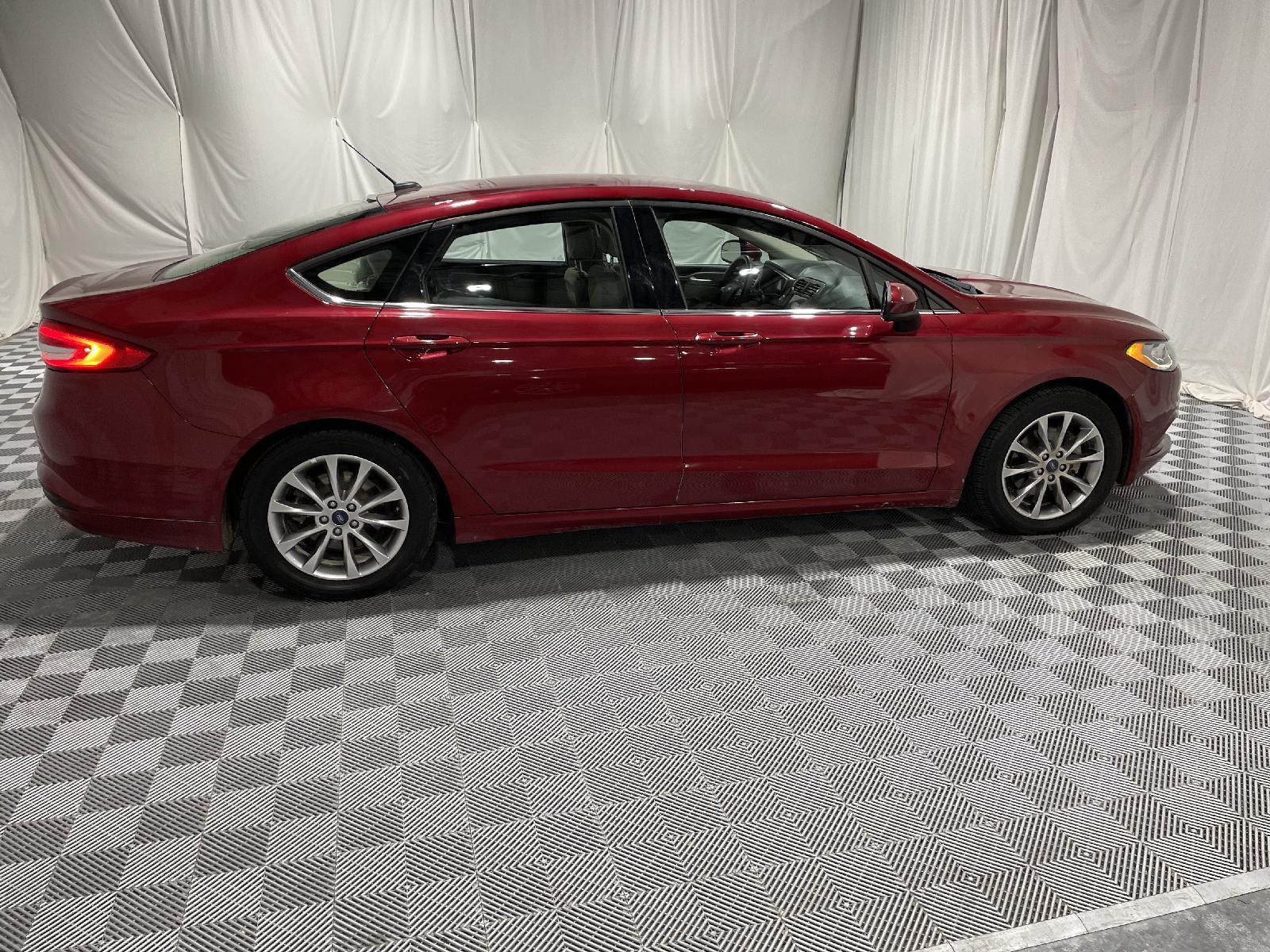 Used 2017 Ford Fusion SE Sedan for sale in St Joseph MO