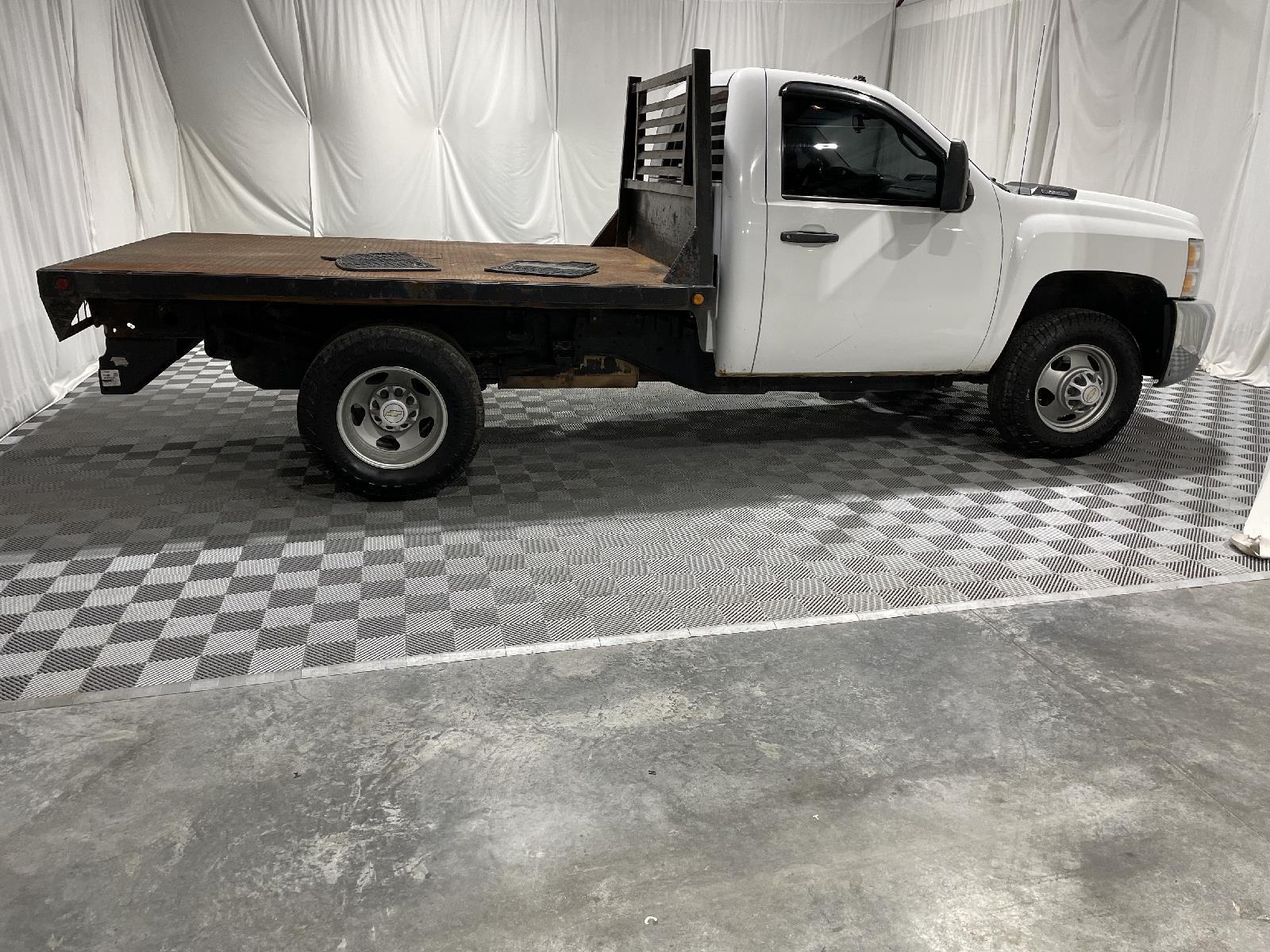 Used 2009 Chevrolet Silverado 3500HD WT reg cab 137.0 wheelbase for sale in St Joseph MO