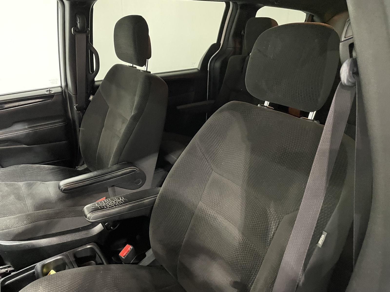 Pre-Owned 2018 Dodge Grand Caravan for sale in St. Joseph MO