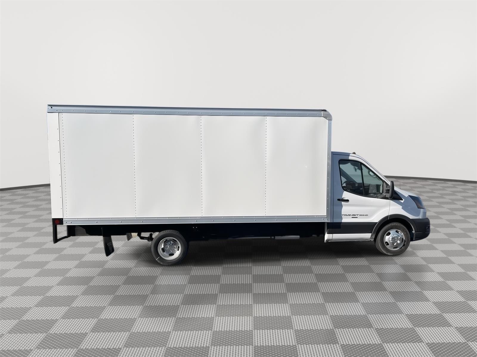 New 2025 Ford Transit Cutaway for sale in St. Joseph MO