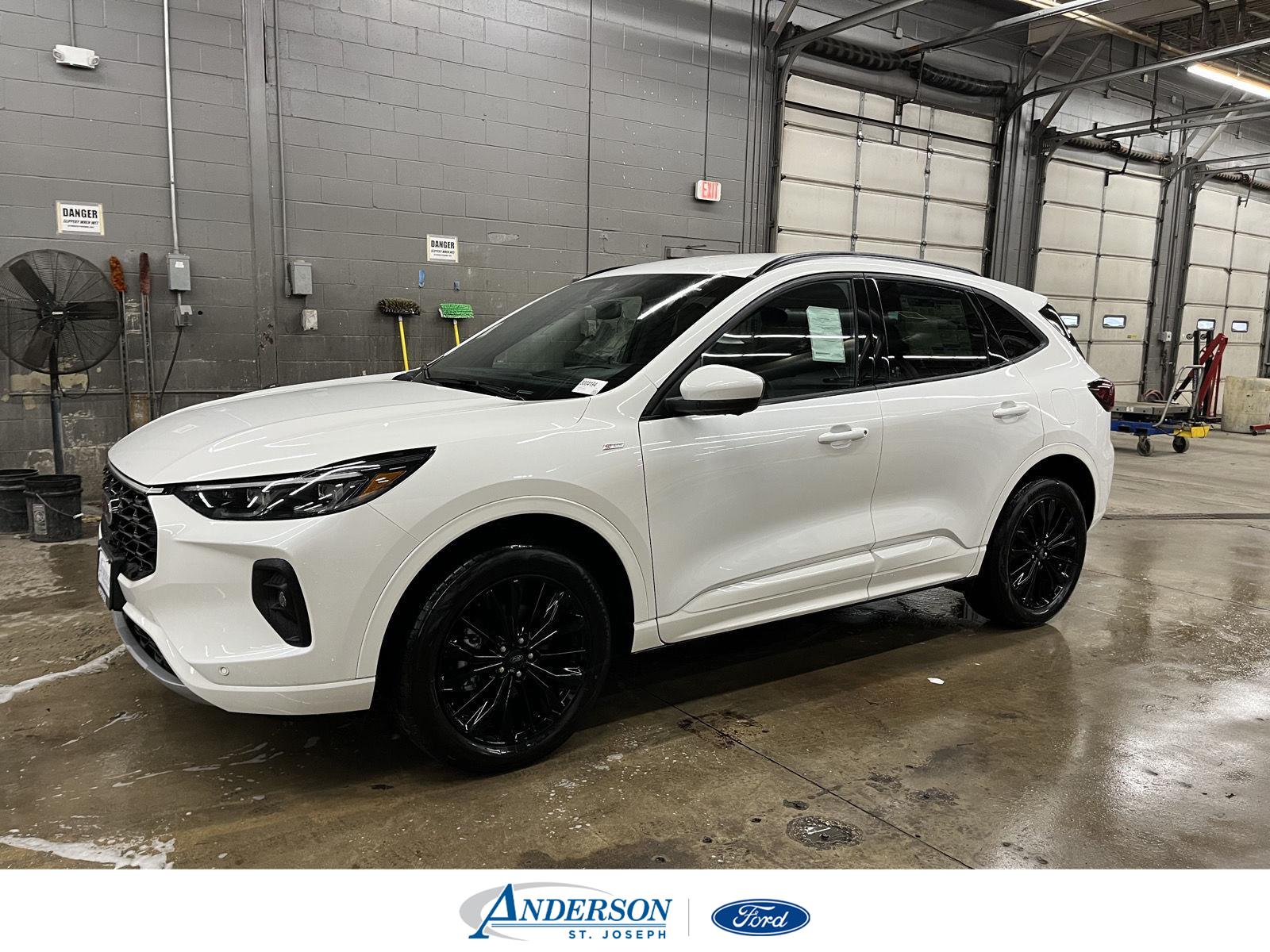 Star White Metallic Tri-Coat 2026 Ford Escape ST-Line AWD SUV / Crossover All-Wheel Drive 8-Speed Automatic