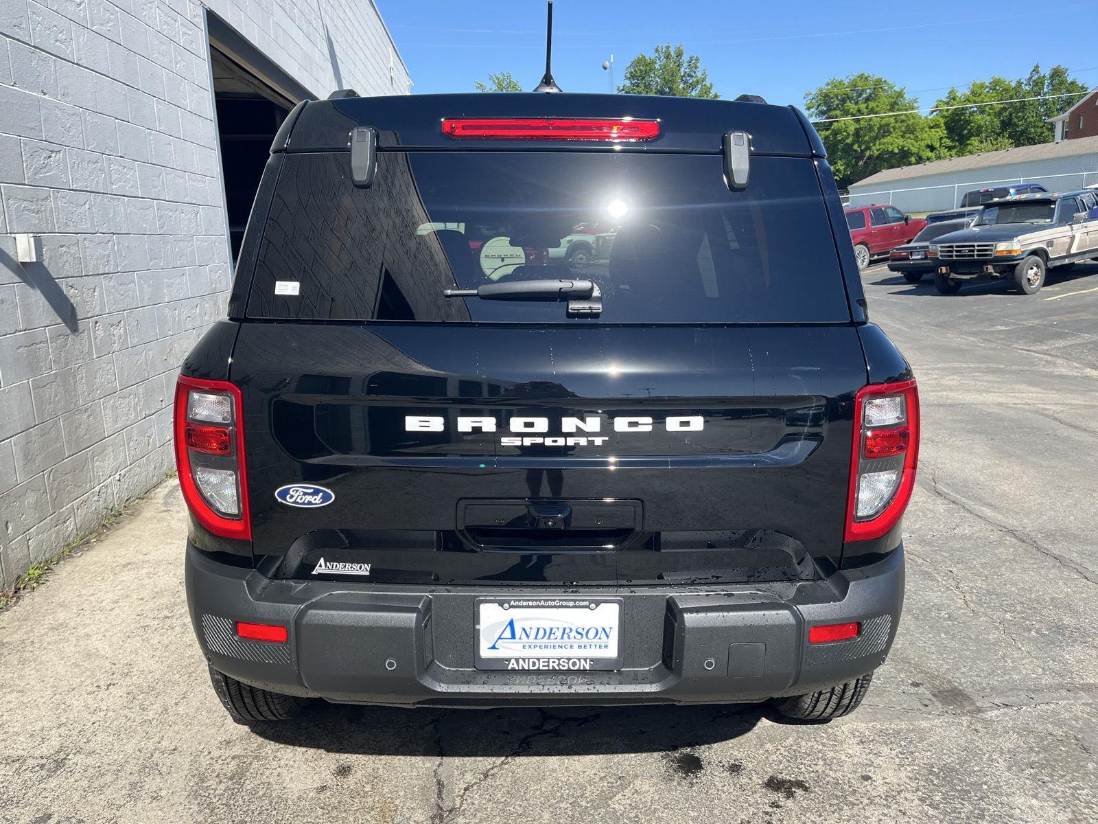 Vehicle photo 6