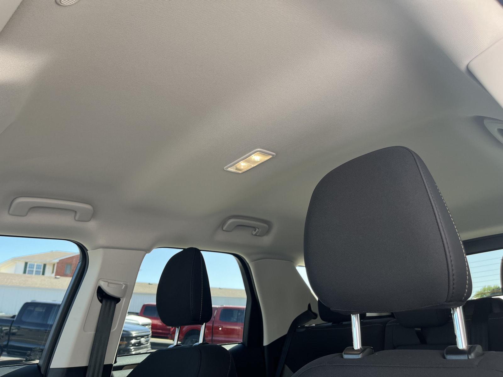Vehicle photo 13