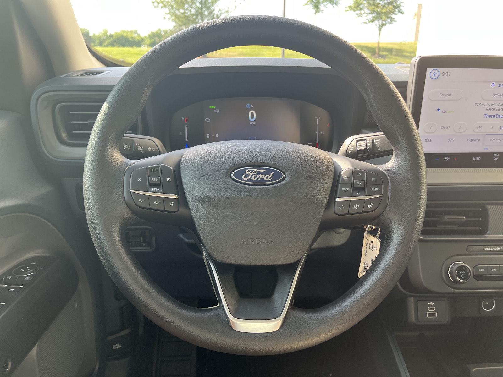 Vehicle photo 21