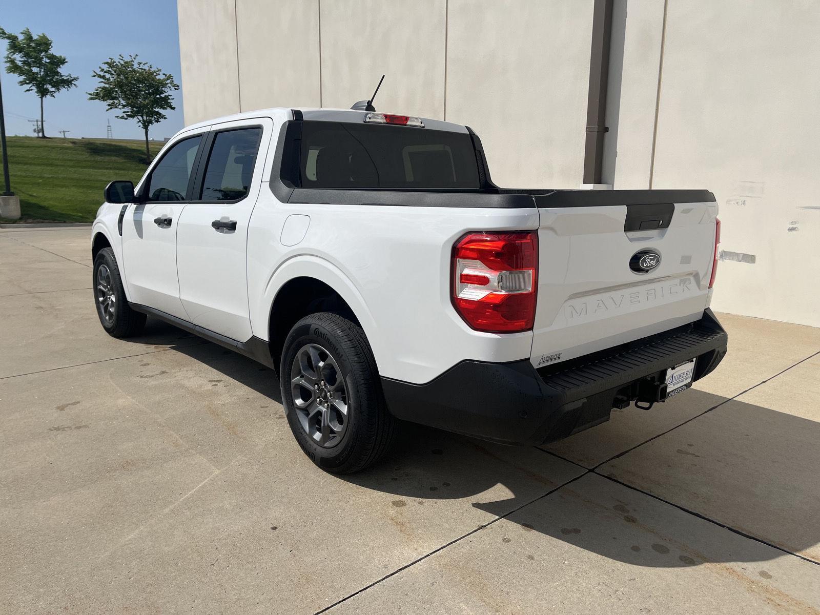 Vehicle photo 7