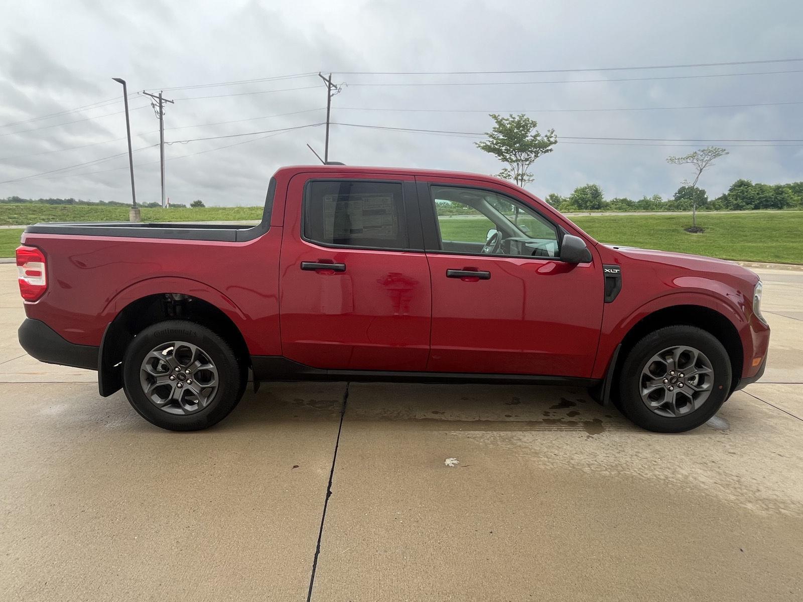 New 2025 Ford Maverick for sale in St. Joseph MO