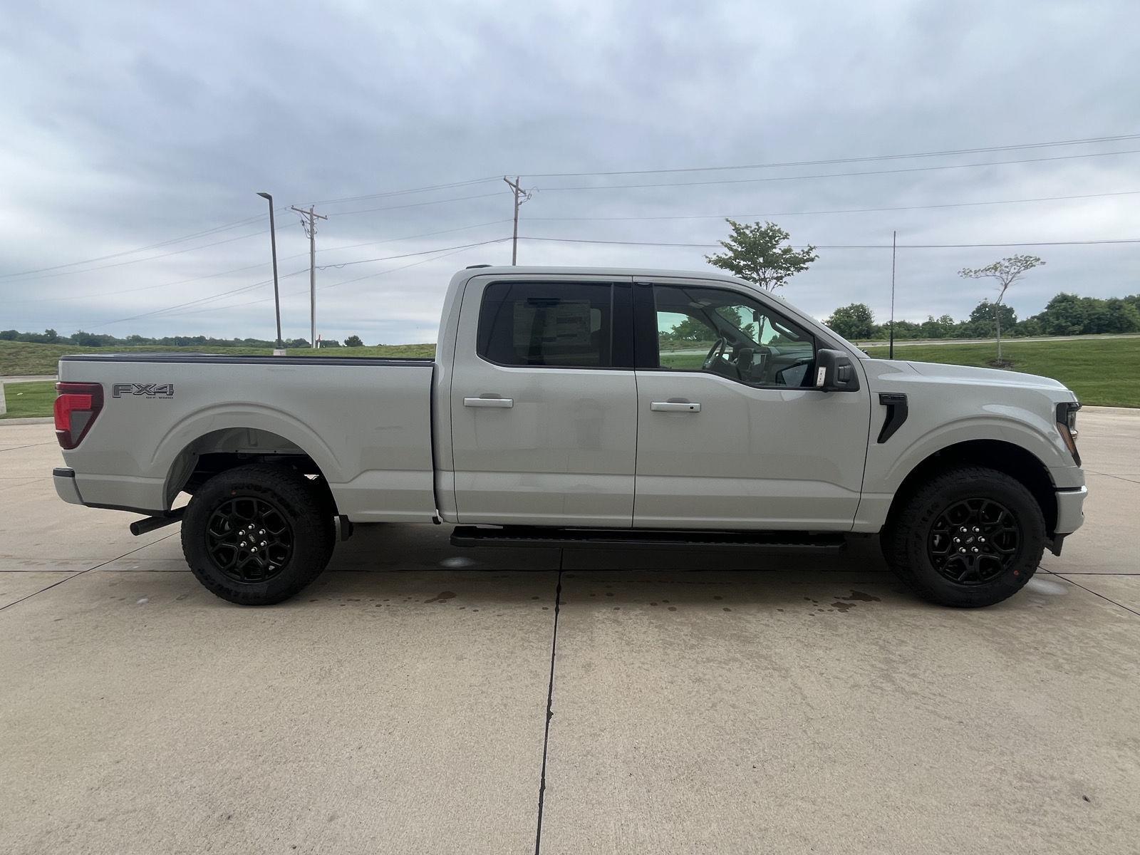 Vehicle photo 4