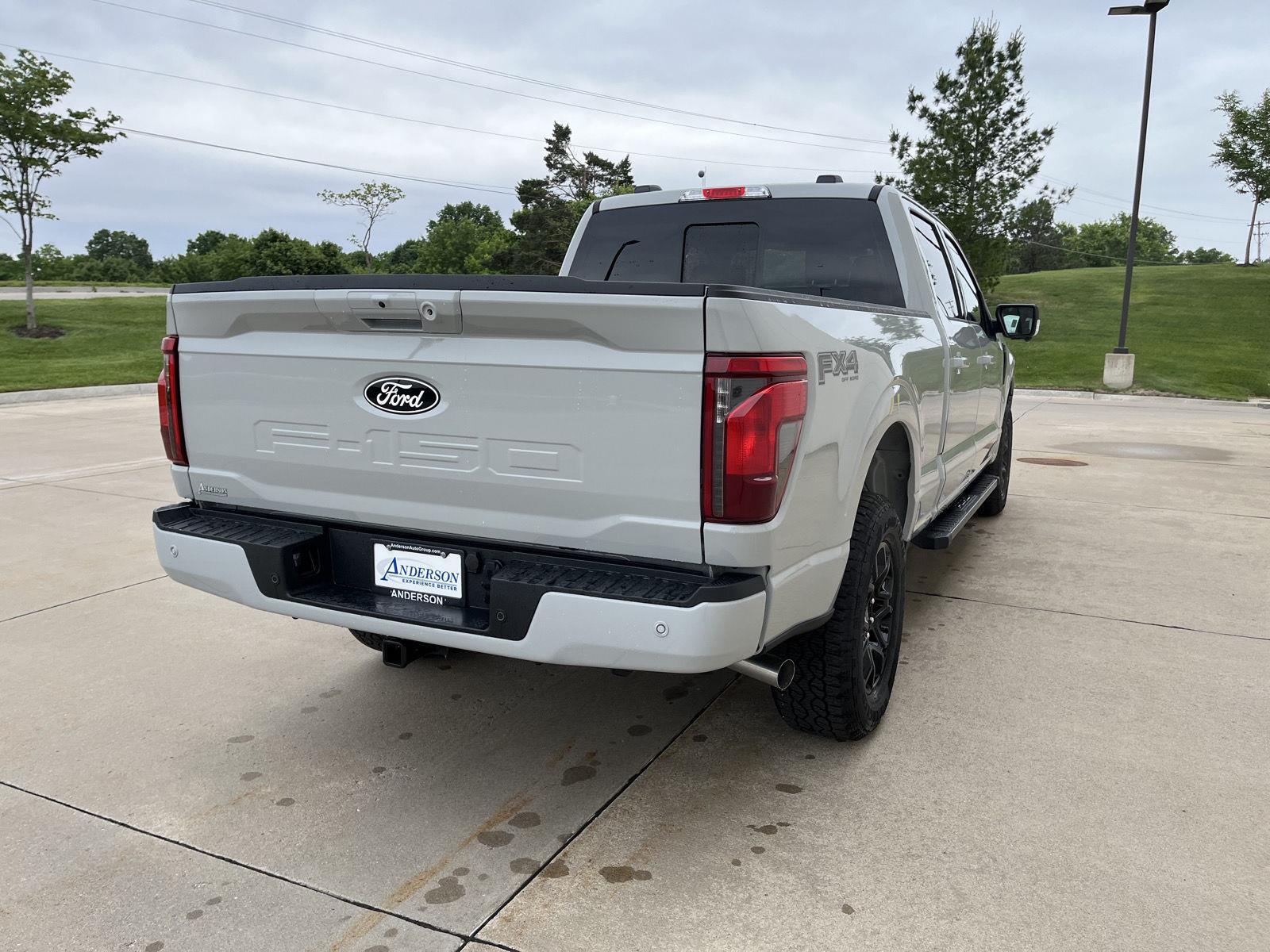 Vehicle photo 5
