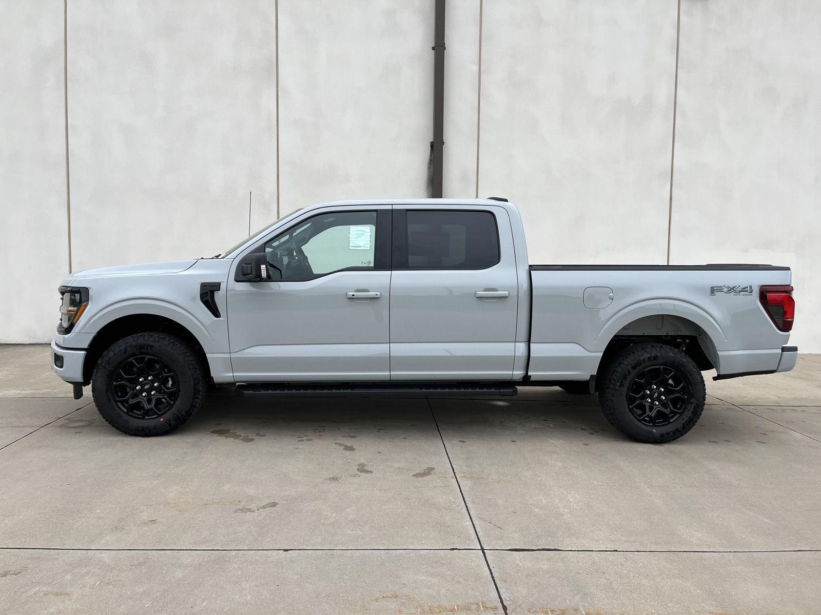 Vehicle photo 8