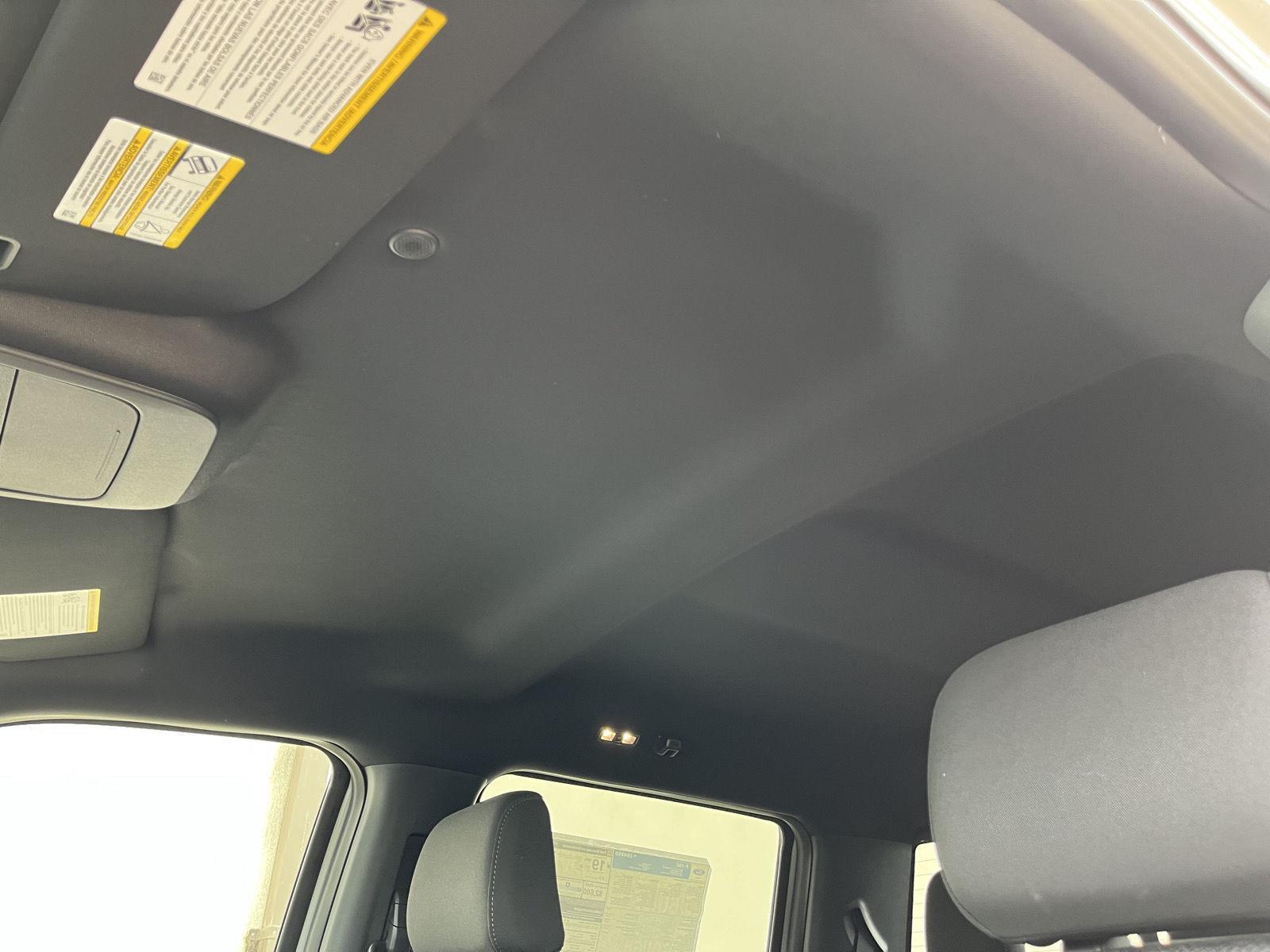 Vehicle photo 14