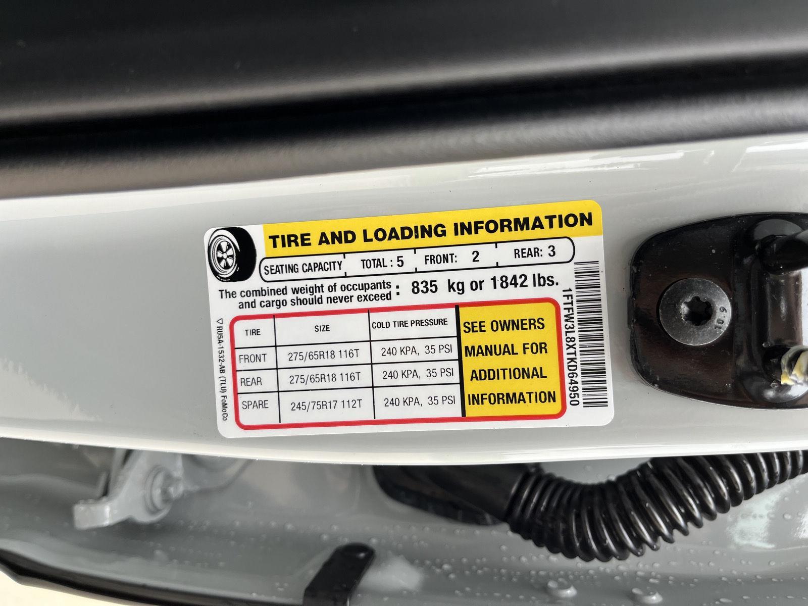 Vehicle photo 29