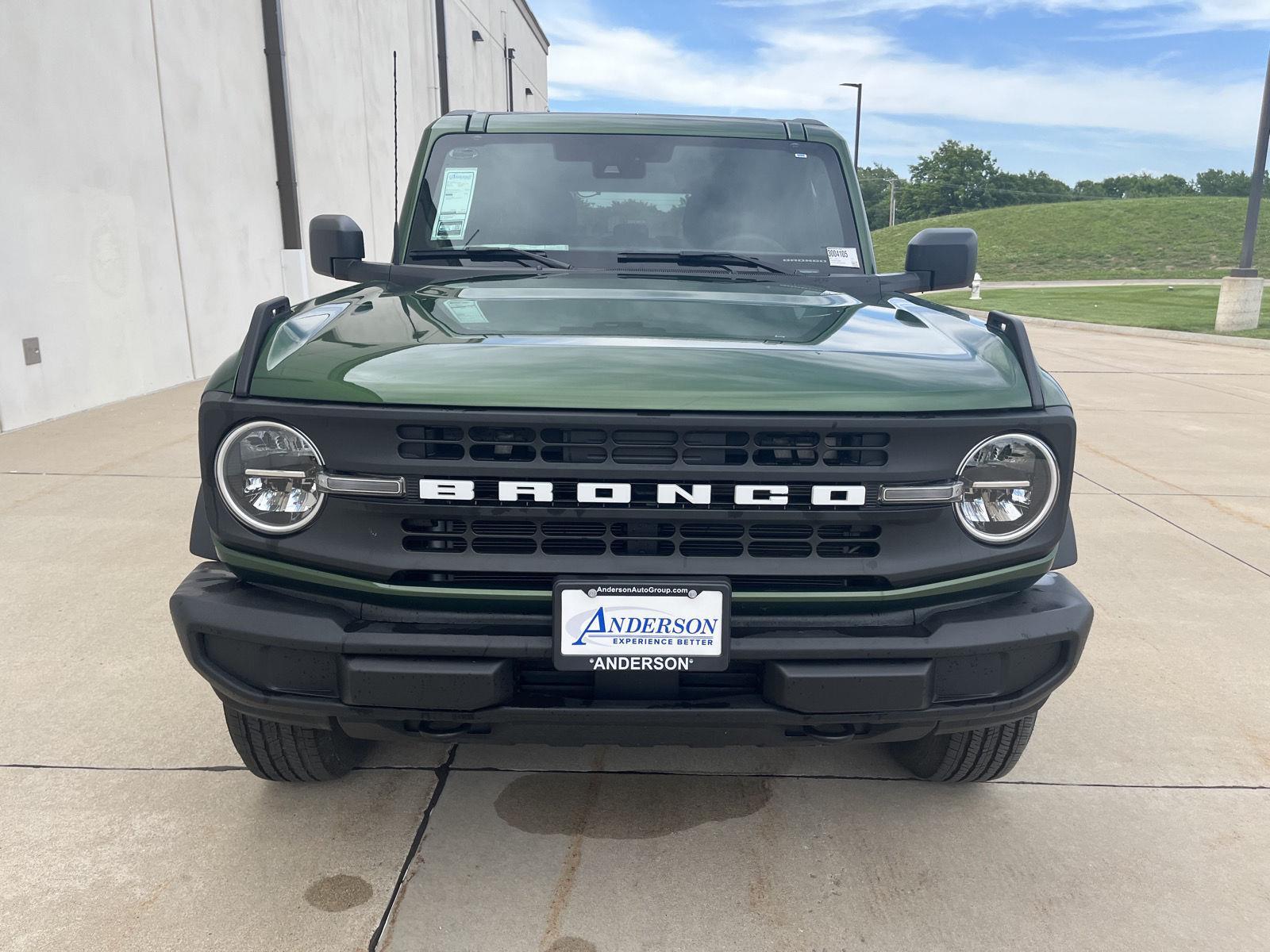 Vehicle photo 2