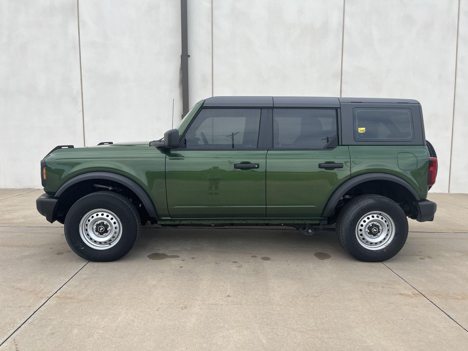Vehicle photo 8