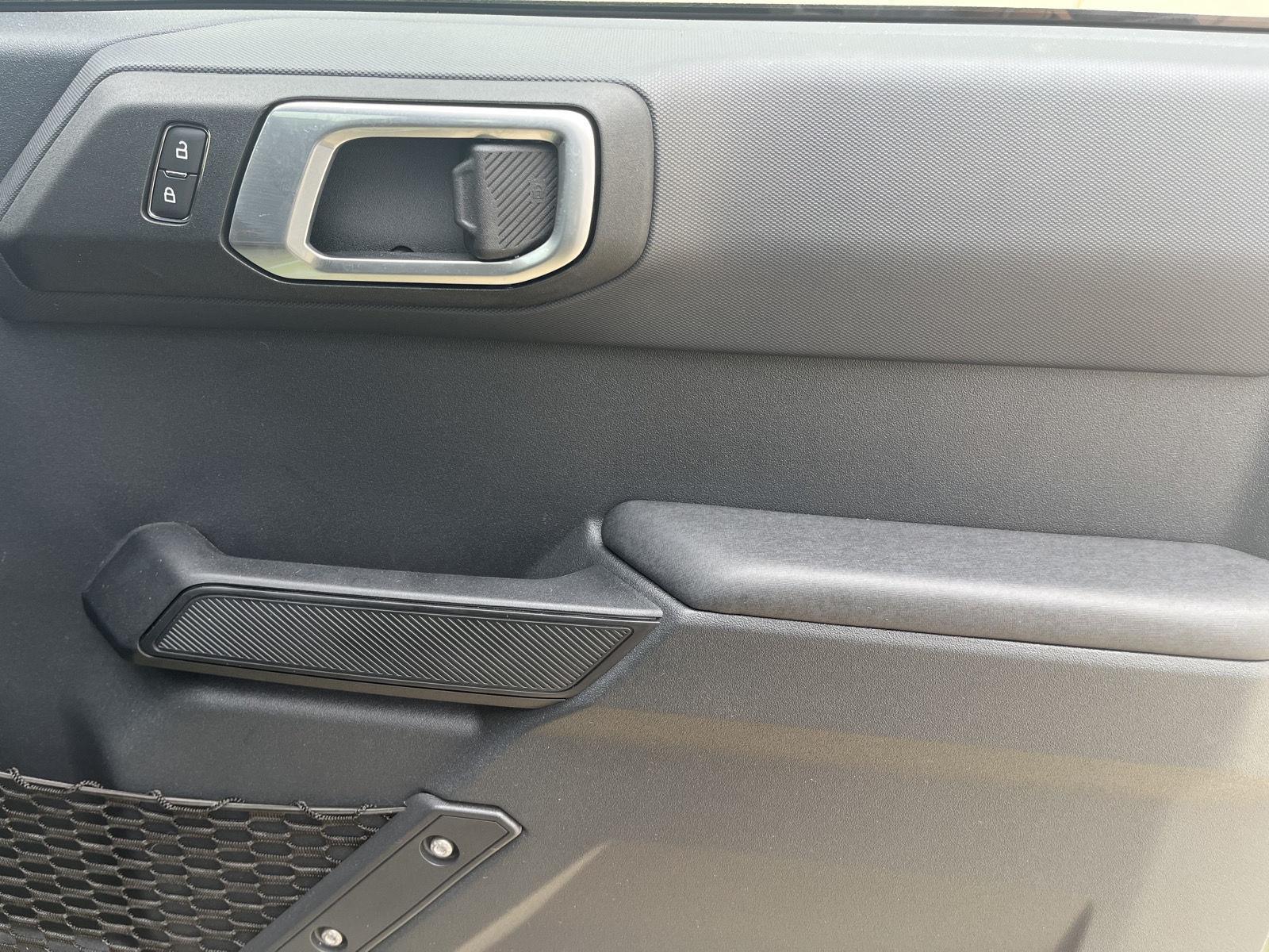 Vehicle photo 14