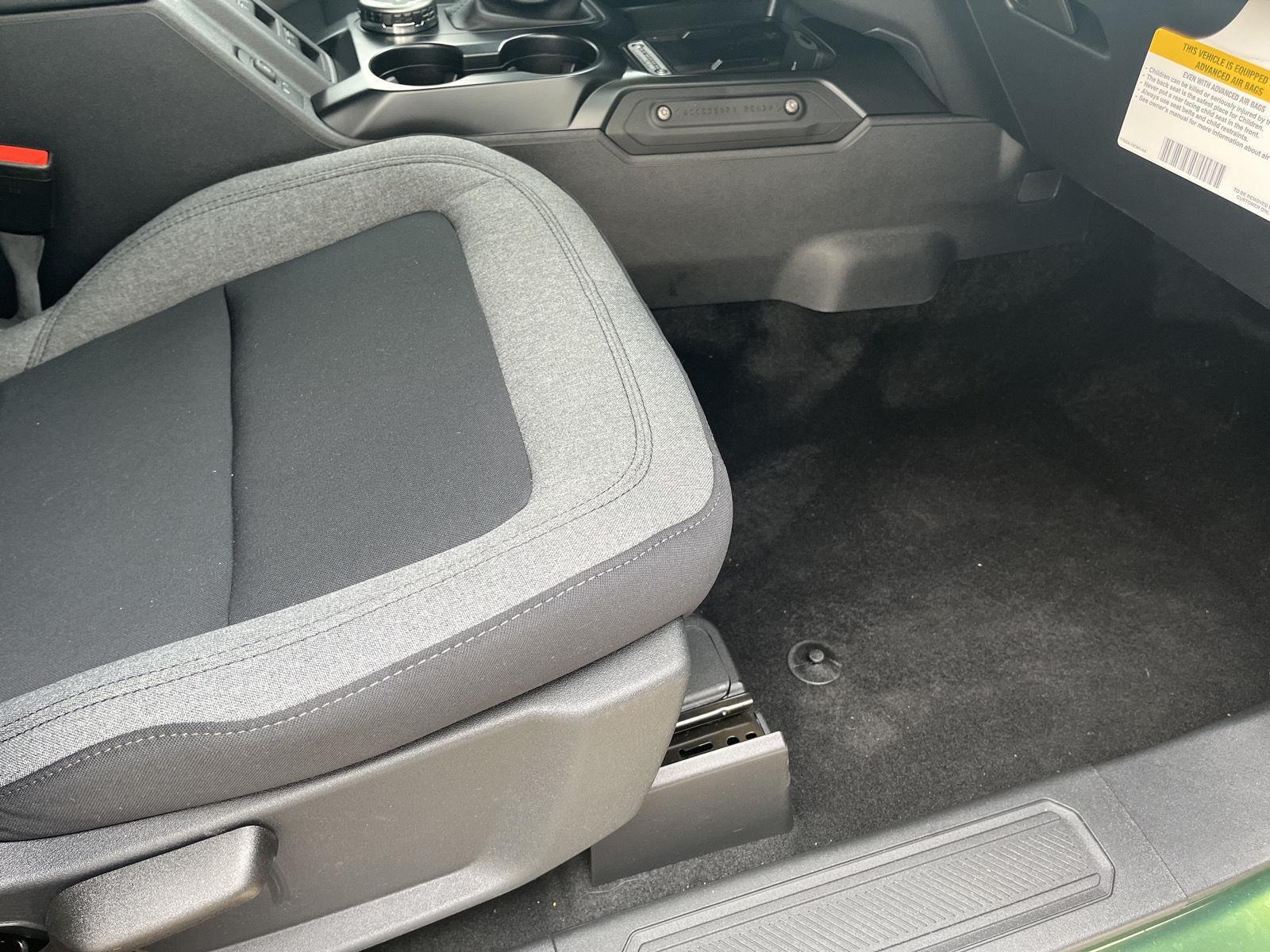 Vehicle photo 15