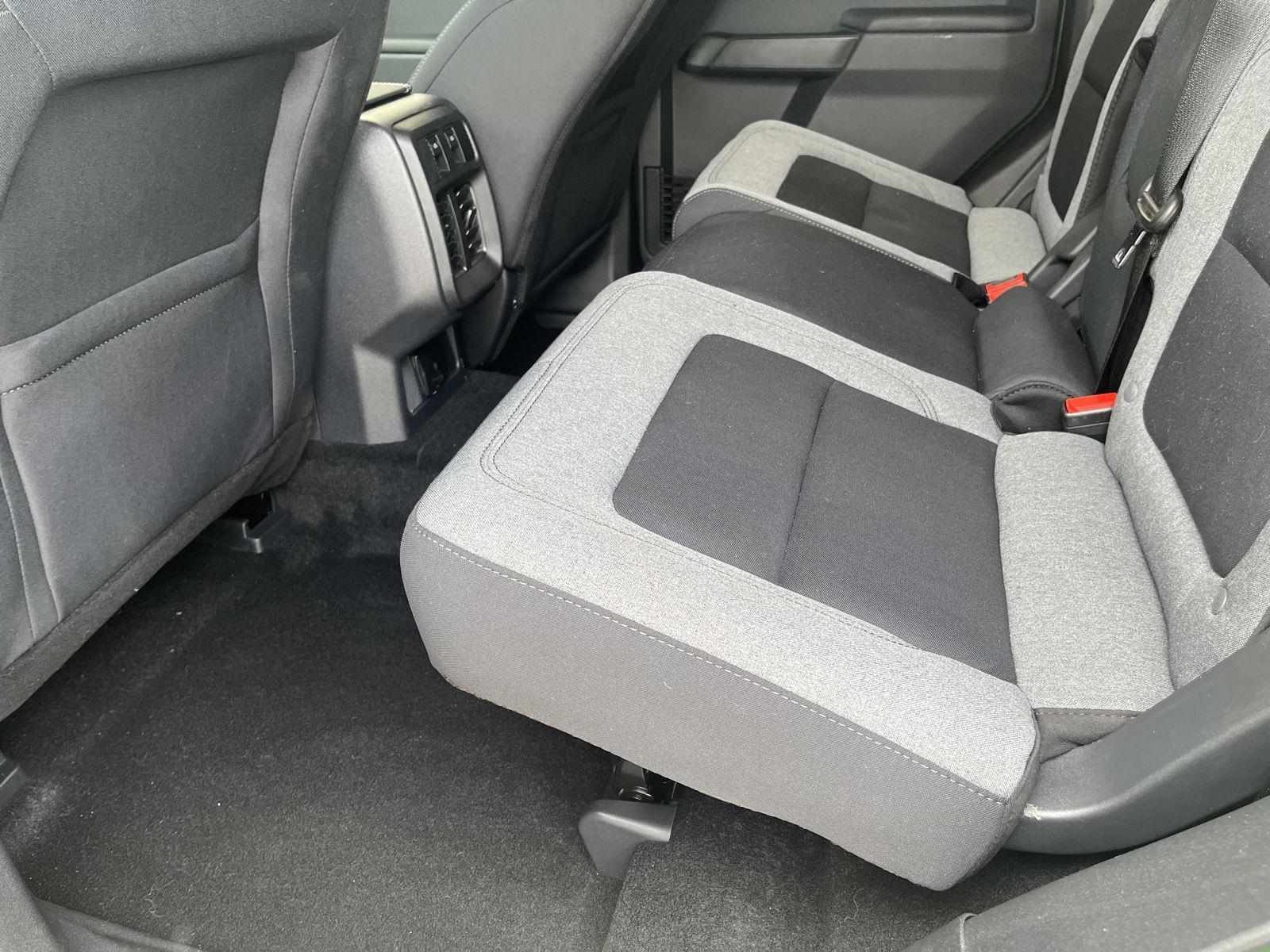 Vehicle photo 16