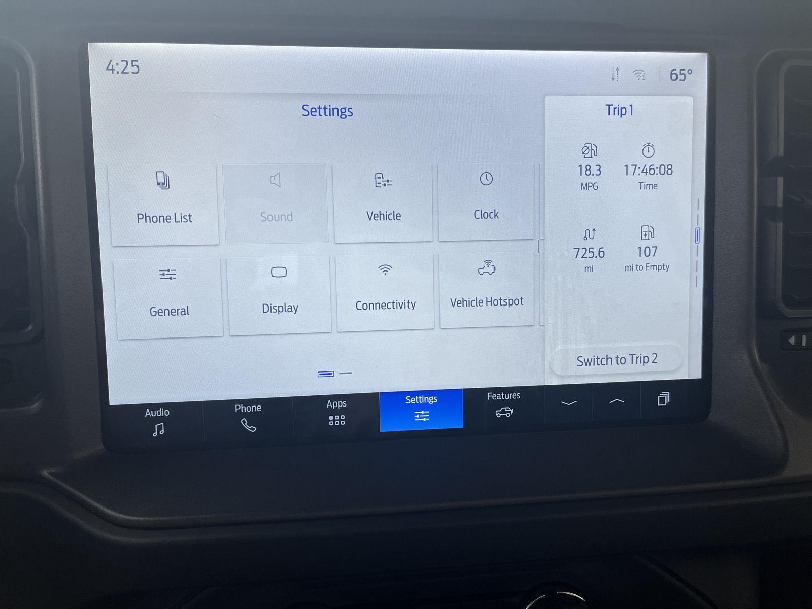 Vehicle photo 21