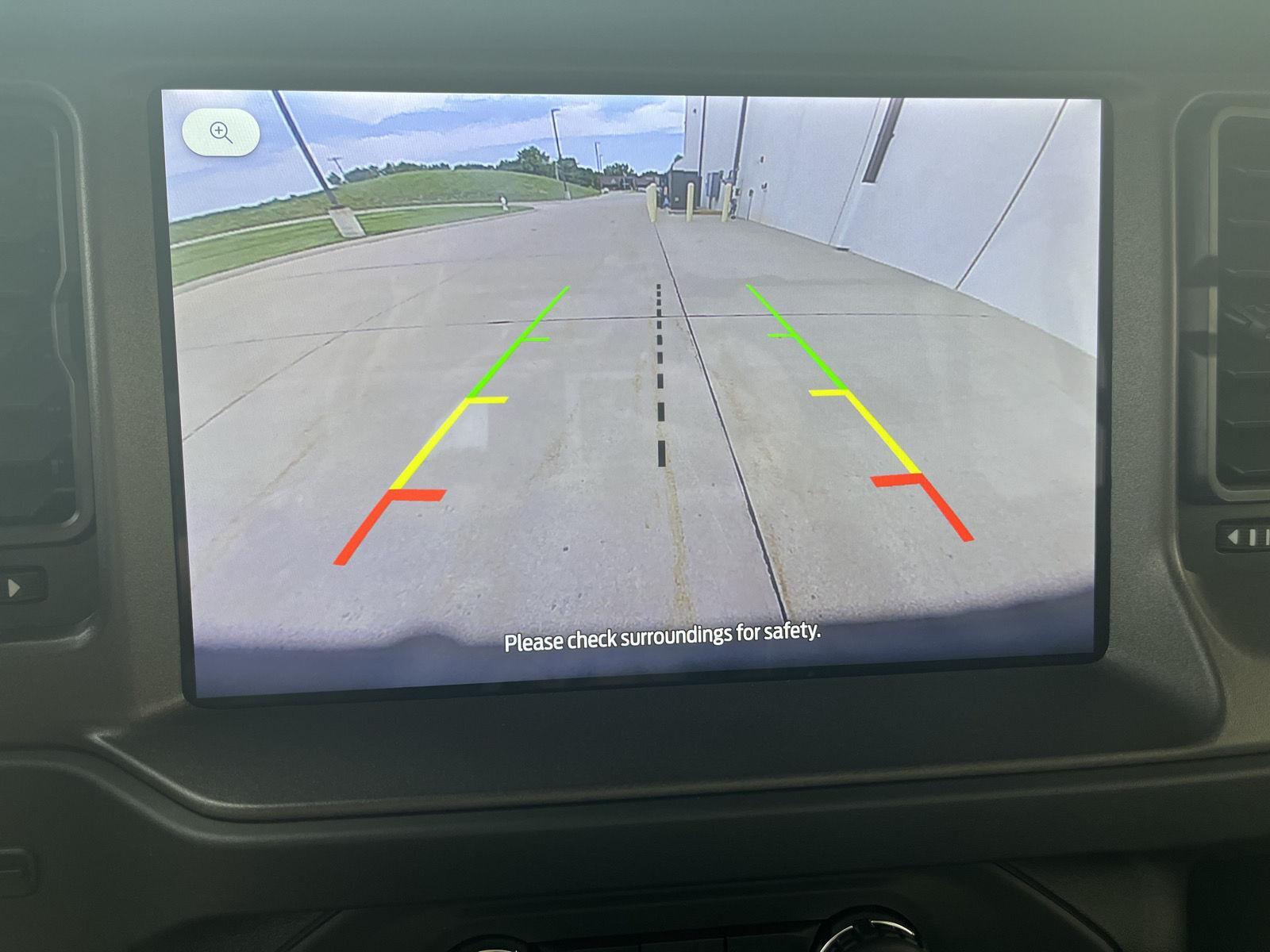 Vehicle photo 22